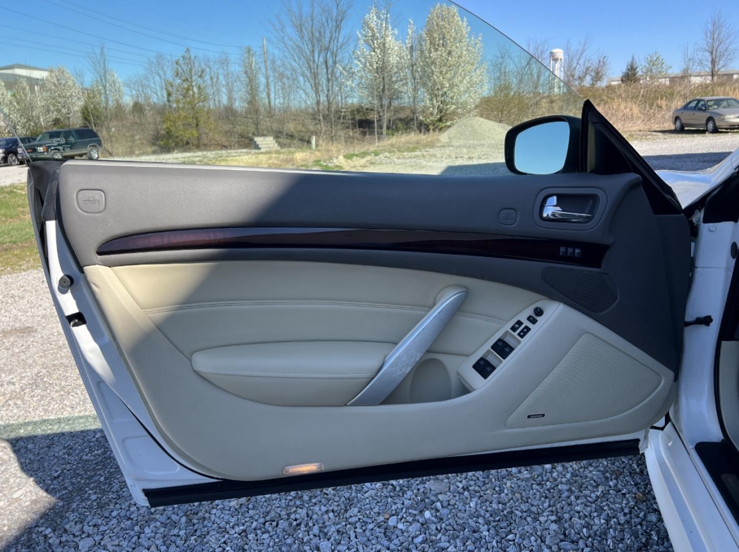 2014 WHITE /Tan Leather INFINITI Q60 BASE (JN1CV6FE3EM) with an 3.7L V6 engine, Automatic transmission, located at 506 S. Kingshighway, Cape Girardeau, MO, 63703, 37.294994, -89.556206 - 2014 Infiniti Q60 Convertible Only 84xxx miles Rear Wheel Drive 3.7L V6 Automatic Leather Navigation Power/Heated/Cooled Seats Backup Camera Bluetooth Cruise Power Windows/Locks/Mirrors We have financing available and we accept trades! Fill out a credit application on our website or come - Photo#13