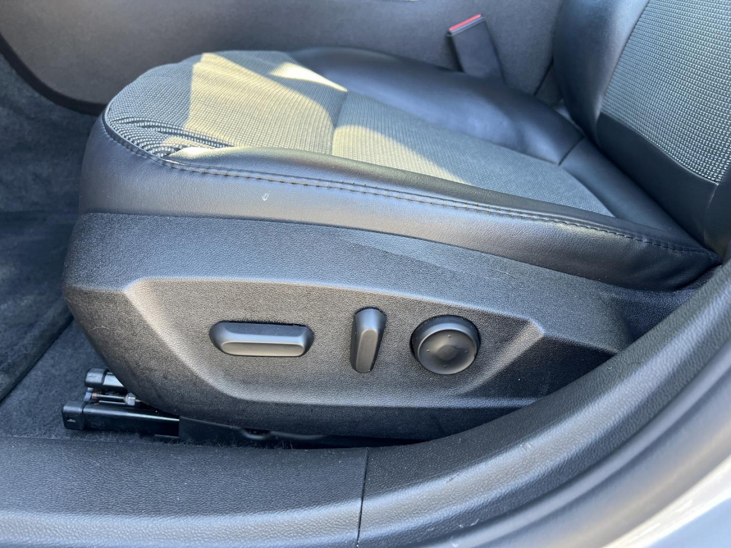 2014 SILVER /Black/Gray Cloth/Leather CHEVROLET MALIBU 2LT (1G11E5SL3EF) with an 2.5L engine, Automatic transmission, located at 506 S. Kingshighway, Cape Girardeau, MO, 63703, 37.294994, -89.556206 - Photo#2