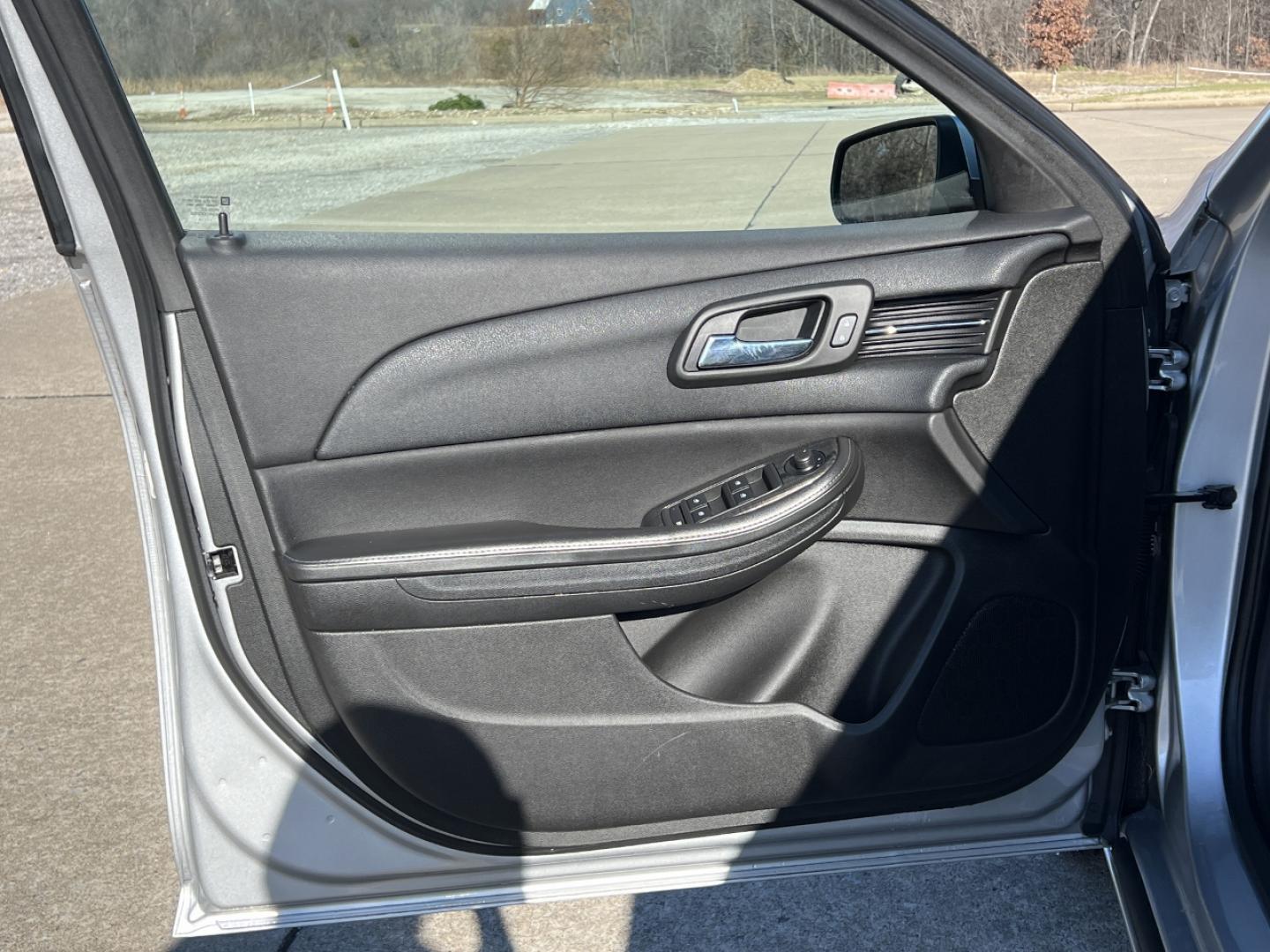 2014 SILVER /Black/Gray Cloth/Leather CHEVROLET MALIBU 2LT (1G11E5SL3EF) with an 2.5L engine, Automatic transmission, located at 506 S. Kingshighway, Cape Girardeau, MO, 63703, 37.294994, -89.556206 - Photo#11
