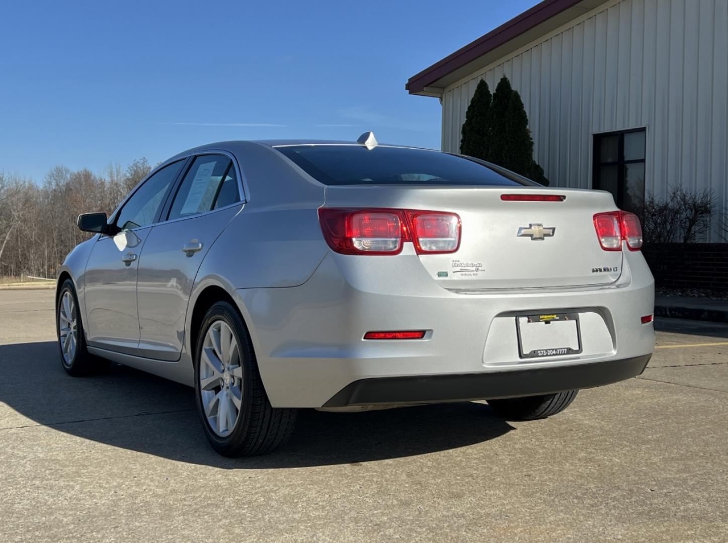 2014 SILVER /Black/Gray Cloth/Leather CHEVROLET MALIBU 2LT (1G11E5SL3EF) with an 2.5L engine, Automatic transmission, located at 506 S. Kingshighway, Cape Girardeau, MO, 63703, 37.294994, -89.556206 - Photo#8