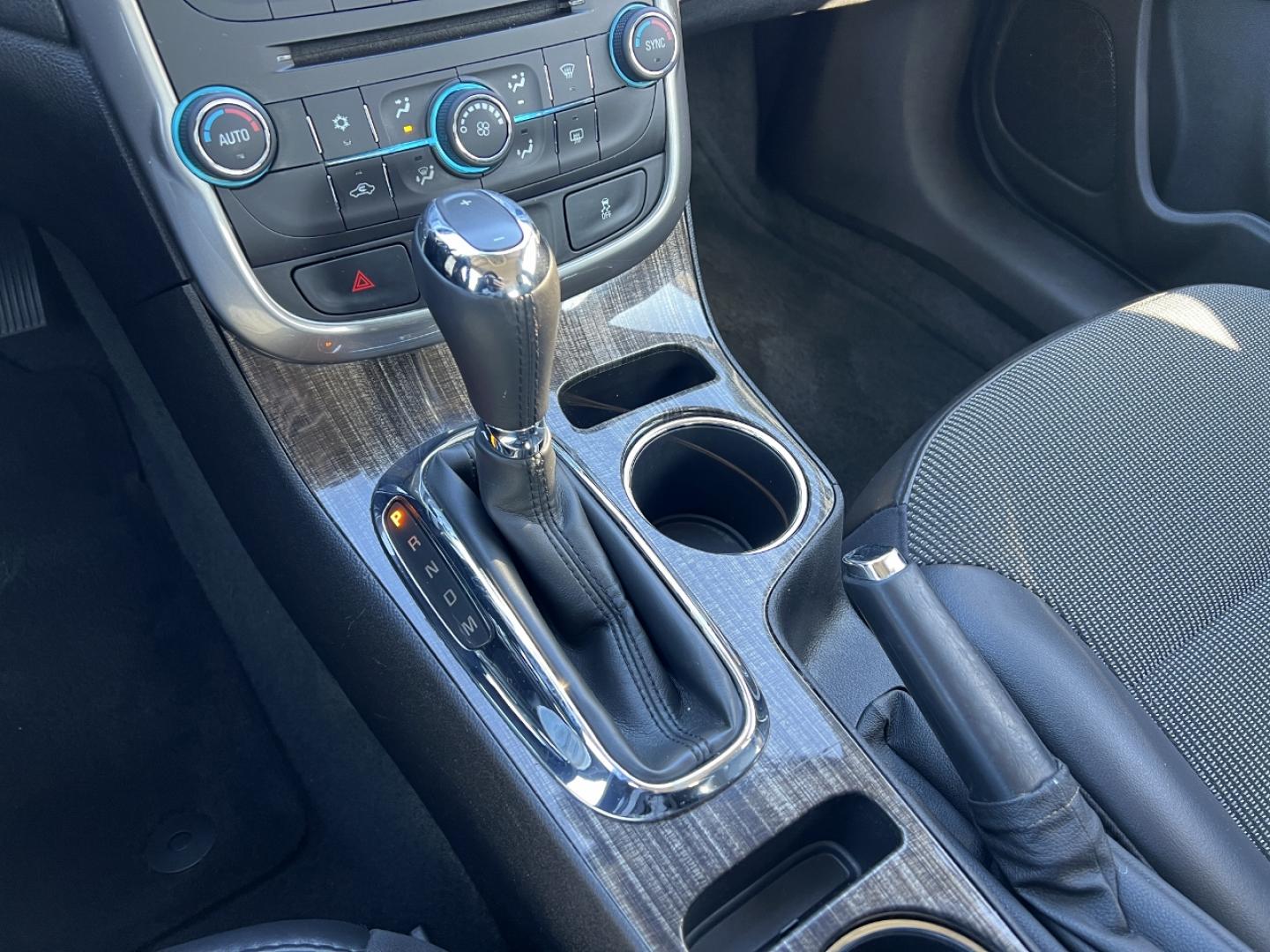 2014 SILVER /Black/Gray Cloth/Leather CHEVROLET MALIBU 2LT (1G11E5SL3EF) with an 2.5L engine, Automatic transmission, located at 506 S. Kingshighway, Cape Girardeau, MO, 63703, 37.294994, -89.556206 - Photo#21