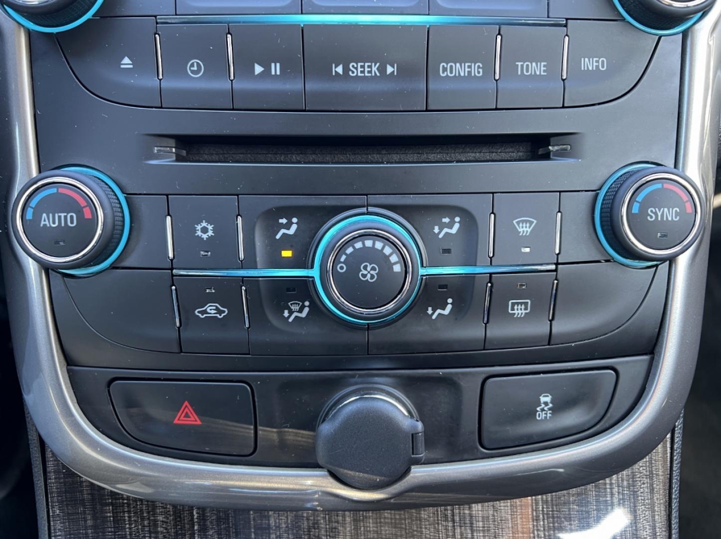 2014 SILVER /Black/Gray Cloth/Leather CHEVROLET MALIBU 2LT (1G11E5SL3EF) with an 2.5L engine, Automatic transmission, located at 506 S. Kingshighway, Cape Girardeau, MO, 63703, 37.294994, -89.556206 - Photo#24