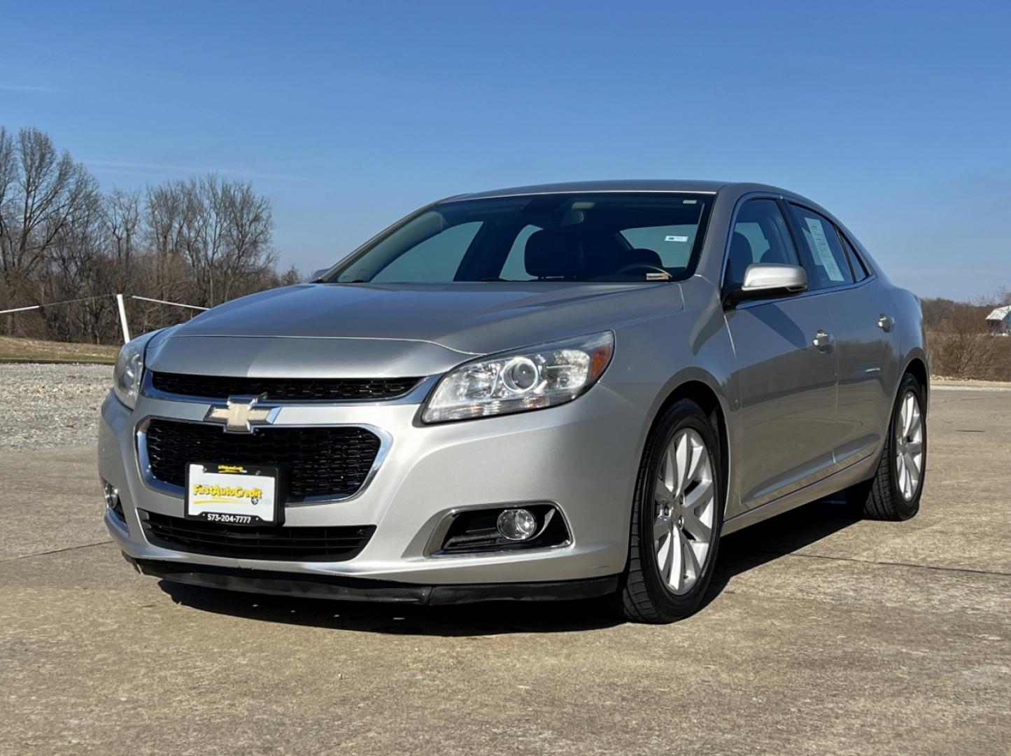 2014 SILVER /Black/Gray Cloth/Leather CHEVROLET MALIBU 2LT (1G11E5SL3EF) with an 2.5L engine, Automatic transmission, located at 506 S. Kingshighway, Cape Girardeau, MO, 63703, 37.294994, -89.556206 - Photo#4