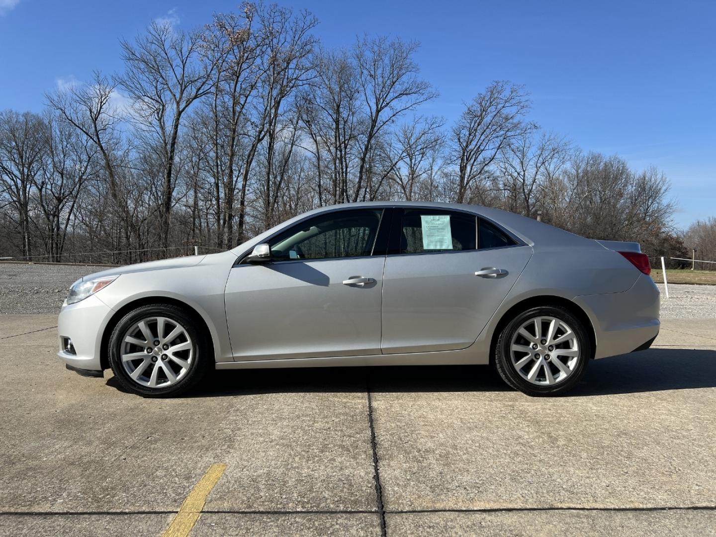 2014 SILVER /Black/Gray Cloth/Leather CHEVROLET MALIBU 2LT (1G11E5SL3EF) with an 2.5L engine, Automatic transmission, located at 506 S. Kingshighway, Cape Girardeau, MO, 63703, 37.294994, -89.556206 - Photo#5
