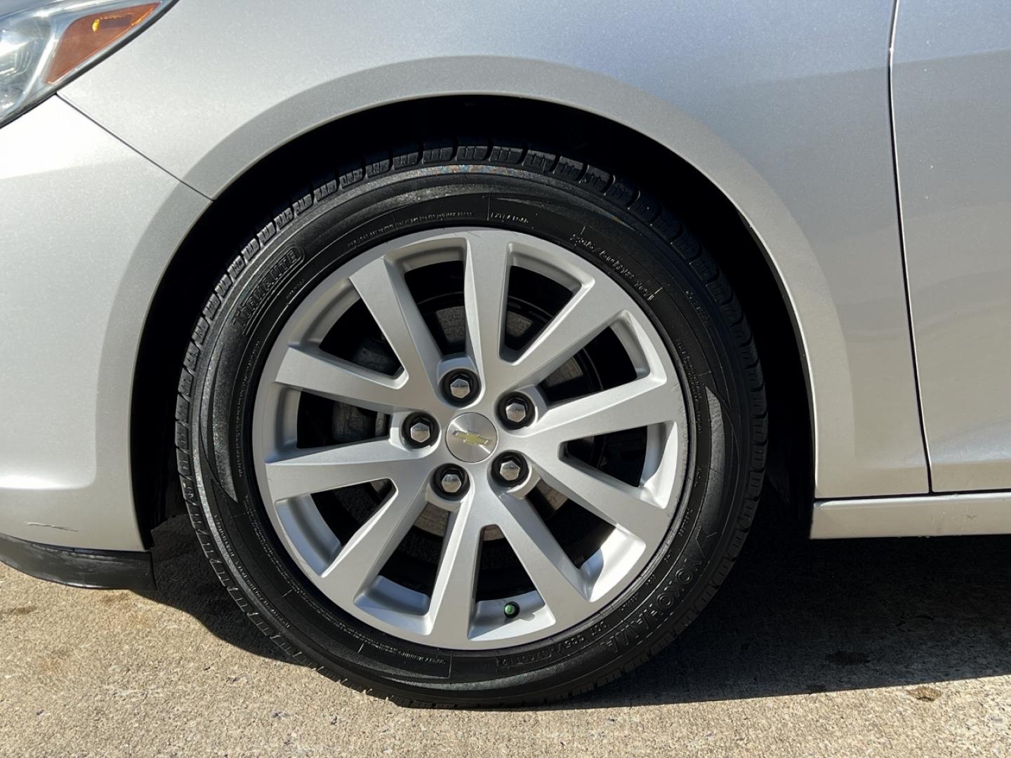 2014 SILVER /Black/Gray Cloth/Leather CHEVROLET MALIBU 2LT (1G11E5SL3EF) with an 2.5L engine, Automatic transmission, located at 506 S. Kingshighway, Cape Girardeau, MO, 63703, 37.294994, -89.556206 - Photo#32