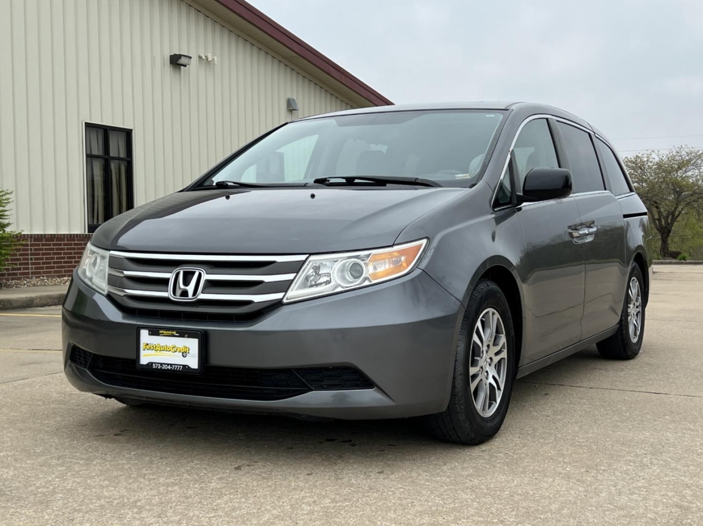 2011 GRAY /Gray Leather Honda Odyssey EX-L (5FNRL5H61BB) with an 3.5L V6 engine, Automatic transmission, located at 2990 Old Orchard Rd., Jackson, MO, 63755, 37.354214, -89.612106 - 2011 Honda Odyssey EX-L 147xxx miles Front Wheel Drive 3.5L V6 Automatic Leather 3rd Row Navigation Power/Heated Seats Backup Camera Sunroof Bluetooth Cruise Power Windows/Locks/Mirrors We have financing available and we accept trades! Fill out a credit application on our website or co - Photo#7