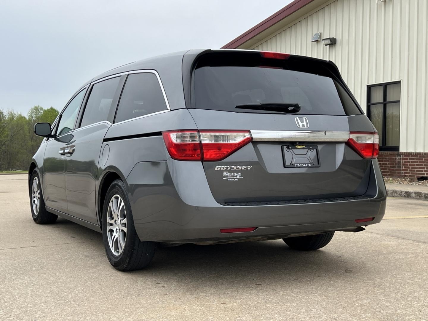 2011 GRAY /Gray Leather Honda Odyssey EX-L (5FNRL5H61BB) with an 3.5L V6 engine, Automatic transmission, located at 2990 Old Orchard Rd., Jackson, MO, 63755, 37.354214, -89.612106 - 2011 Honda Odyssey EX-L 147xxx miles Front Wheel Drive 3.5L V6 Automatic Leather 3rd Row Navigation Power/Heated Seats Backup Camera Sunroof Bluetooth Cruise Power Windows/Locks/Mirrors We have financing available and we accept trades! Fill out a credit application on our website or co - Photo#11