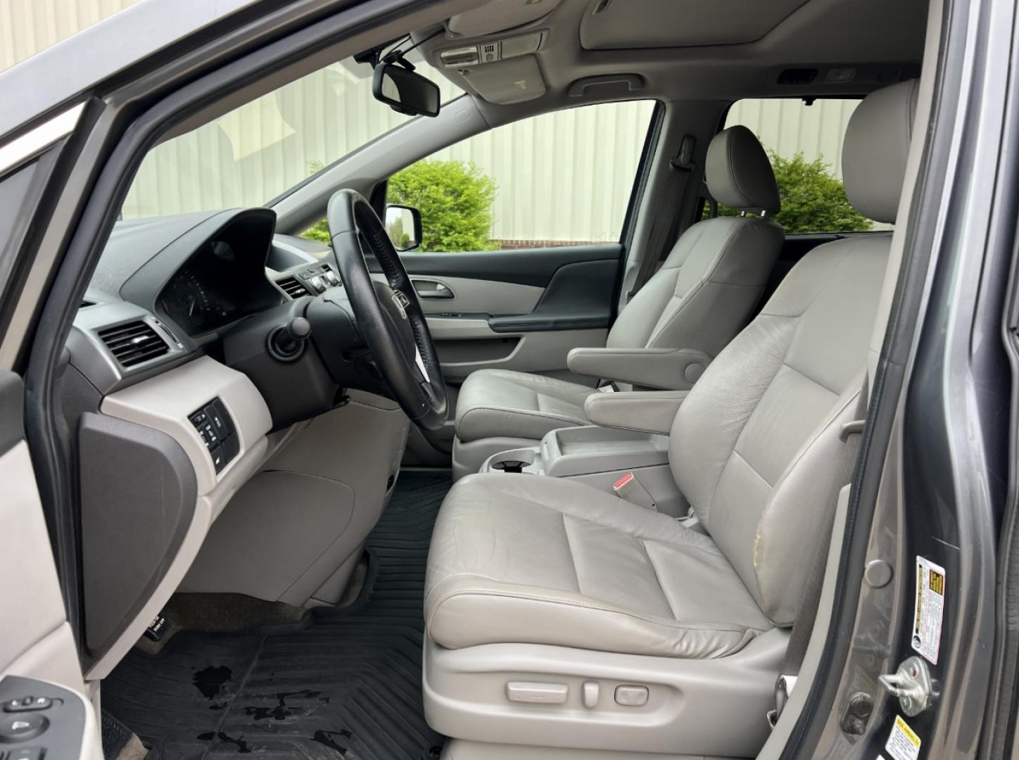 2011 GRAY /Gray Leather Honda Odyssey EX-L (5FNRL5H61BB) with an 3.5L V6 engine, Automatic transmission, located at 2990 Old Orchard Rd., Jackson, MO, 63755, 37.354214, -89.612106 - 2011 Honda Odyssey EX-L 147xxx miles Front Wheel Drive 3.5L V6 Automatic Leather 3rd Row Navigation Power/Heated Seats Backup Camera Sunroof Bluetooth Cruise Power Windows/Locks/Mirrors We have financing available and we accept trades! Fill out a credit application on our website or co - Photo#15