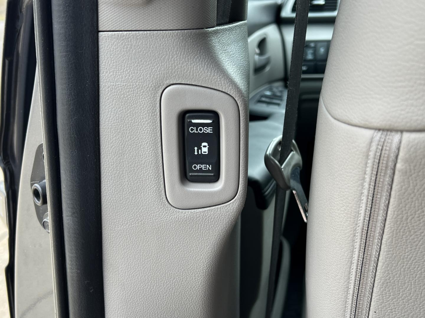 2011 GRAY /Gray Leather Honda Odyssey EX-L (5FNRL5H61BB) with an 3.5L V6 engine, Automatic transmission, located at 2990 Old Orchard Rd., Jackson, MO, 63755, 37.354214, -89.612106 - 2011 Honda Odyssey EX-L 147xxx miles Front Wheel Drive 3.5L V6 Automatic Leather 3rd Row Navigation Power/Heated Seats Backup Camera Sunroof Bluetooth Cruise Power Windows/Locks/Mirrors We have financing available and we accept trades! Fill out a credit application on our website or co - Photo#32