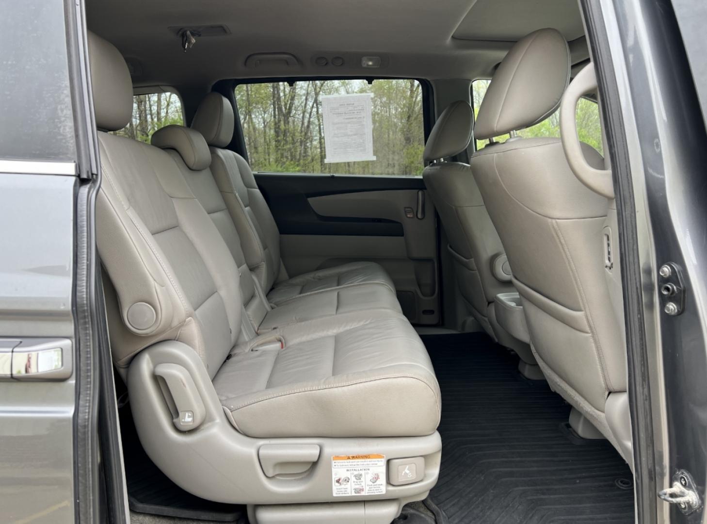 2011 GRAY /Gray Leather Honda Odyssey EX-L (5FNRL5H61BB) with an 3.5L V6 engine, Automatic transmission, located at 2990 Old Orchard Rd., Jackson, MO, 63755, 37.354214, -89.612106 - 2011 Honda Odyssey EX-L 147xxx miles Front Wheel Drive 3.5L V6 Automatic Leather 3rd Row Navigation Power/Heated Seats Backup Camera Sunroof Bluetooth Cruise Power Windows/Locks/Mirrors We have financing available and we accept trades! Fill out a credit application on our website or co - Photo#19