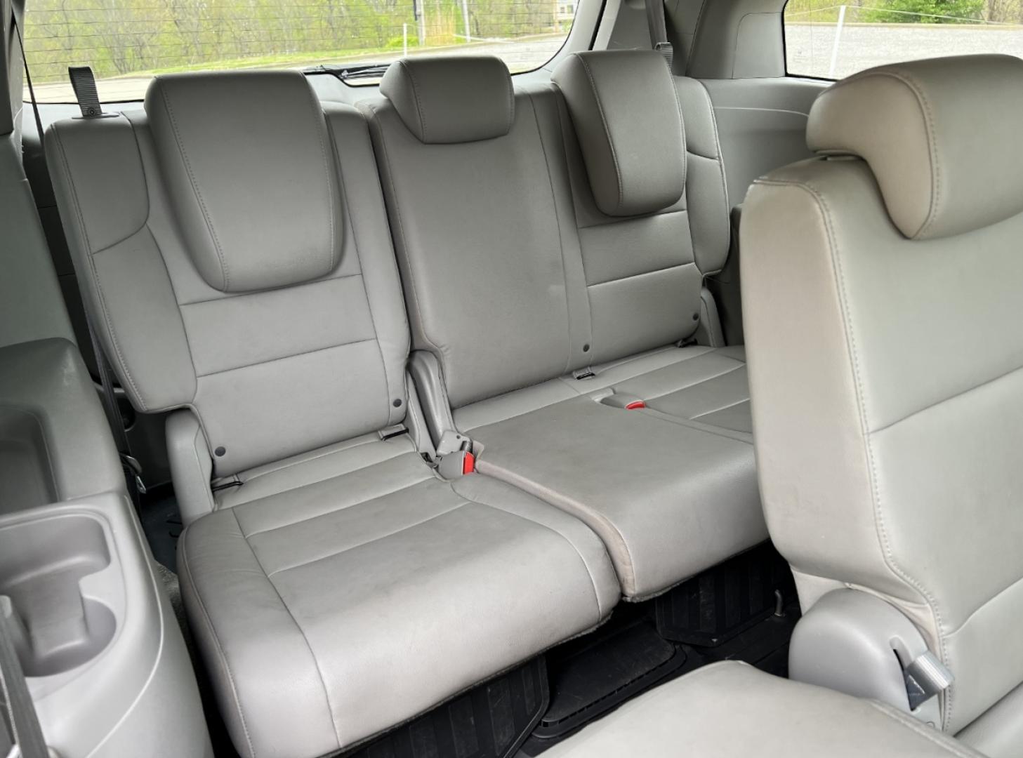 2011 GRAY /Gray Leather Honda Odyssey EX-L (5FNRL5H61BB) with an 3.5L V6 engine, Automatic transmission, located at 2990 Old Orchard Rd., Jackson, MO, 63755, 37.354214, -89.612106 - 2011 Honda Odyssey EX-L 147xxx miles Front Wheel Drive 3.5L V6 Automatic Leather 3rd Row Navigation Power/Heated Seats Backup Camera Sunroof Bluetooth Cruise Power Windows/Locks/Mirrors We have financing available and we accept trades! Fill out a credit application on our website or co - Photo#20