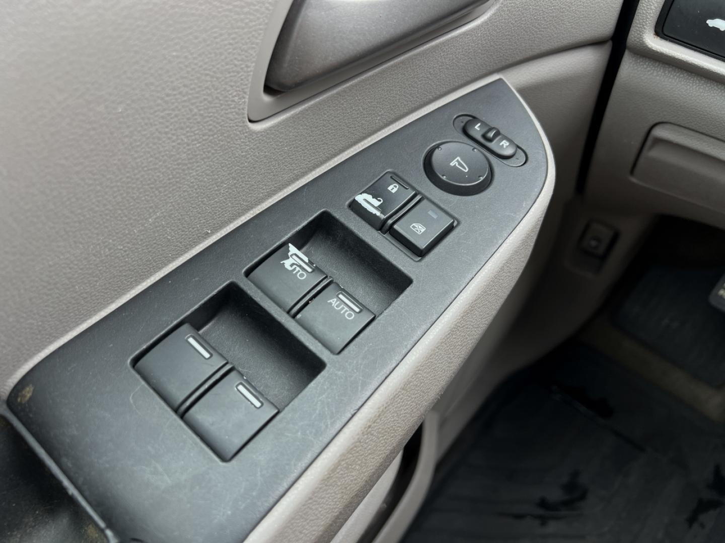 2011 GRAY /Gray Leather Honda Odyssey EX-L (5FNRL5H61BB) with an 3.5L V6 engine, Automatic transmission, located at 2990 Old Orchard Rd., Jackson, MO, 63755, 37.354214, -89.612106 - 2011 Honda Odyssey EX-L 147xxx miles Front Wheel Drive 3.5L V6 Automatic Leather 3rd Row Navigation Power/Heated Seats Backup Camera Sunroof Bluetooth Cruise Power Windows/Locks/Mirrors We have financing available and we accept trades! Fill out a credit application on our website or co - Photo#28