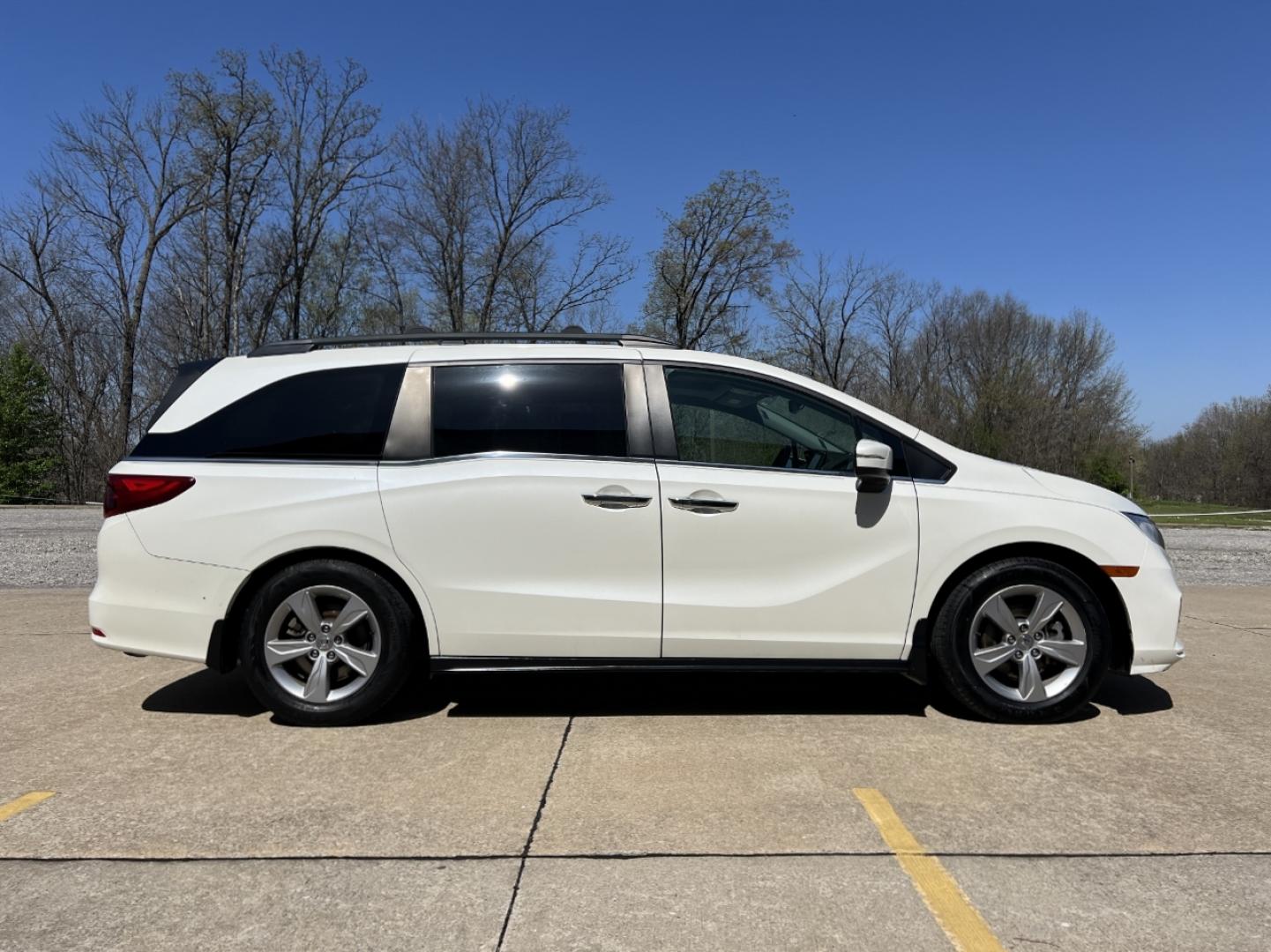 2019 WHITE /Gray Leather Honda Odyssey EX-L (5FNRL6H73KB) with an 3.5L V6 engine, Automatic transmission, located at 2990 Old Orchard Rd., Jackson, MO, 63755, 37.354214, -89.612106 - 2019 Honda Odyssey EX-L 101xxx miles Front Wheel Drive 3.5L V6 Automatic Leather 3rd Row Rear Entertainment Navigation Power/Heated Seats Backup Camera Bluetooth Remote Start Cruise Power Windows/Locks/Mirrors We have financing available and we accept trades! Fill out a credit applica - Photo#11
