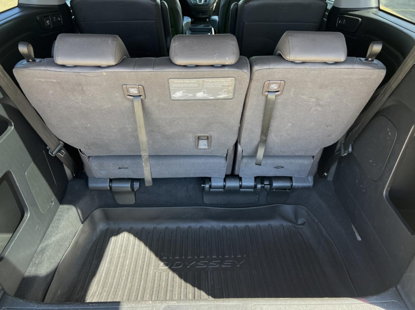 2019 WHITE /Gray Leather Honda Odyssey EX-L (5FNRL6H73KB) with an 3.5L V6 engine, Automatic transmission, located at 2990 Old Orchard Rd., Jackson, MO, 63755, 37.354214, -89.612106 - 2019 Honda Odyssey EX-L 101xxx miles Front Wheel Drive 3.5L V6 Automatic Leather 3rd Row Rear Entertainment Navigation Power/Heated Seats Backup Camera Bluetooth Remote Start Cruise Power Windows/Locks/Mirrors We have financing available and we accept trades! Fill out a credit applica - Photo#24