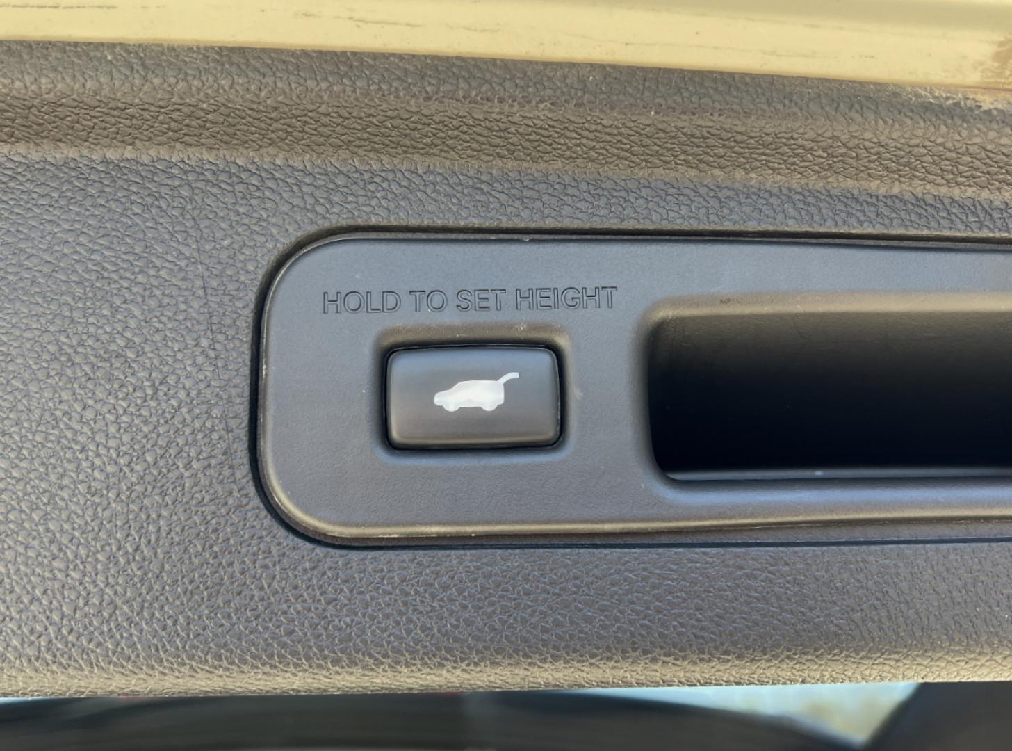 2019 WHITE /Gray Leather Honda Odyssey EX-L (5FNRL6H73KB) with an 3.5L V6 engine, Automatic transmission, located at 2990 Old Orchard Rd., Jackson, MO, 63755, 37.354214, -89.612106 - 2019 Honda Odyssey EX-L 101xxx miles Front Wheel Drive 3.5L V6 Automatic Leather 3rd Row Rear Entertainment Navigation Power/Heated Seats Backup Camera Bluetooth Remote Start Cruise Power Windows/Locks/Mirrors We have financing available and we accept trades! Fill out a credit applica - Photo#25