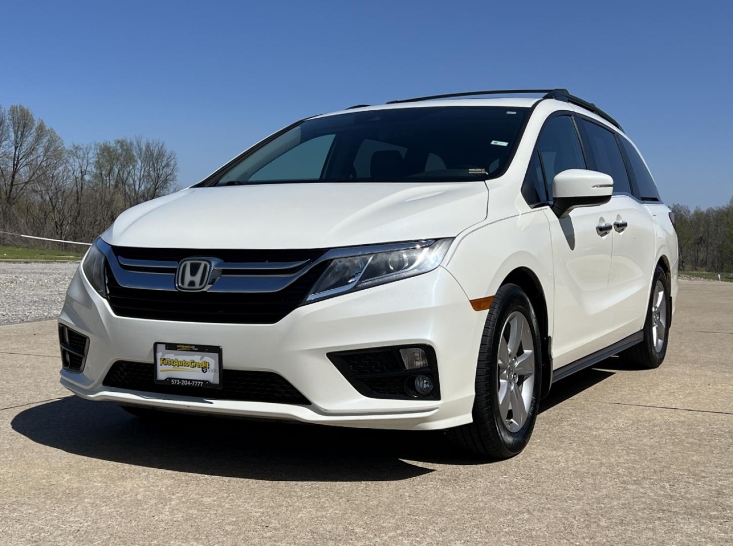 2019 WHITE /Gray Leather Honda Odyssey EX-L (5FNRL6H73KB) with an 3.5L V6 engine, Automatic transmission, located at 2990 Old Orchard Rd., Jackson, MO, 63755, 37.354214, -89.612106 - 2019 Honda Odyssey EX-L 101xxx miles Front Wheel Drive 3.5L V6 Automatic Leather 3rd Row Rear Entertainment Navigation Power/Heated Seats Backup Camera Bluetooth Remote Start Cruise Power Windows/Locks/Mirrors We have financing available and we accept trades! Fill out a credit applica - Photo#9