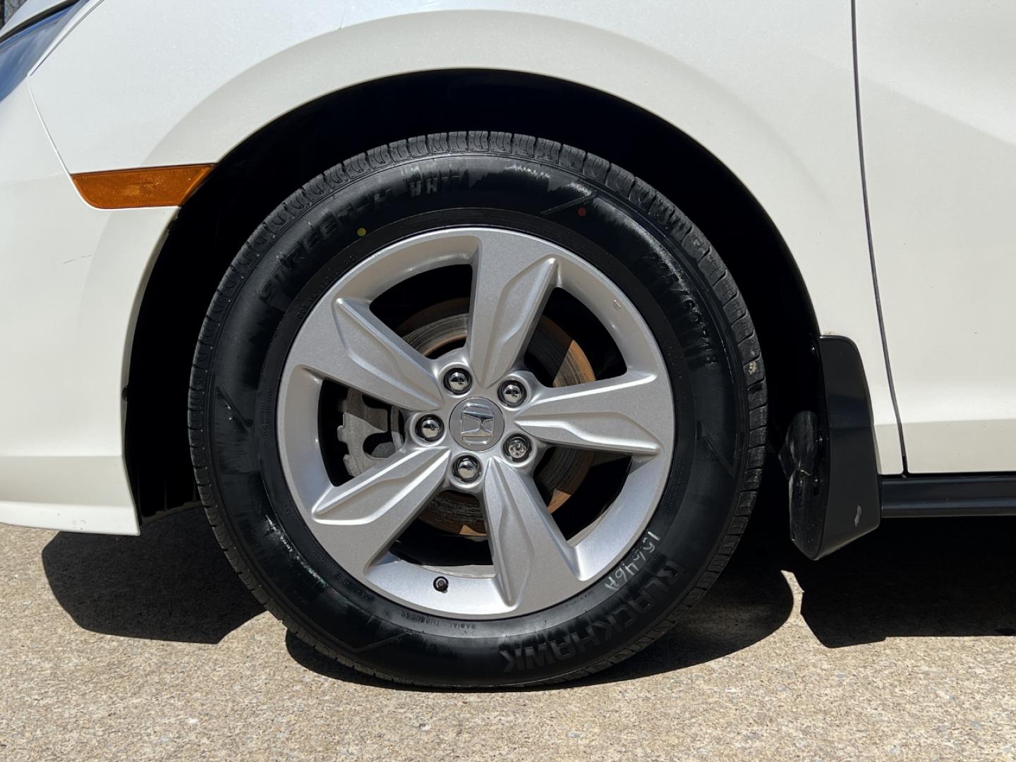 2019 WHITE /Gray Leather Honda Odyssey EX-L (5FNRL6H73KB) with an 3.5L V6 engine, Automatic transmission, located at 2990 Old Orchard Rd., Jackson, MO, 63755, 37.354214, -89.612106 - 2019 Honda Odyssey EX-L 101xxx miles Front Wheel Drive 3.5L V6 Automatic Leather 3rd Row Rear Entertainment Navigation Power/Heated Seats Backup Camera Bluetooth Remote Start Cruise Power Windows/Locks/Mirrors We have financing available and we accept trades! Fill out a credit applica - Photo#42