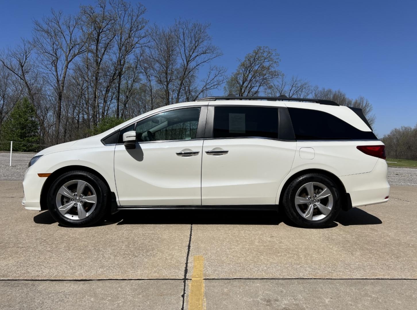 2019 WHITE /Gray Leather Honda Odyssey EX-L (5FNRL6H73KB) with an 3.5L V6 engine, Automatic transmission, located at 2990 Old Orchard Rd., Jackson, MO, 63755, 37.354214, -89.612106 - 2019 Honda Odyssey EX-L 101xxx miles Front Wheel Drive 3.5L V6 Automatic Leather 3rd Row Rear Entertainment Navigation Power/Heated Seats Backup Camera Bluetooth Remote Start Cruise Power Windows/Locks/Mirrors We have financing available and we accept trades! Fill out a credit applica - Photo#10