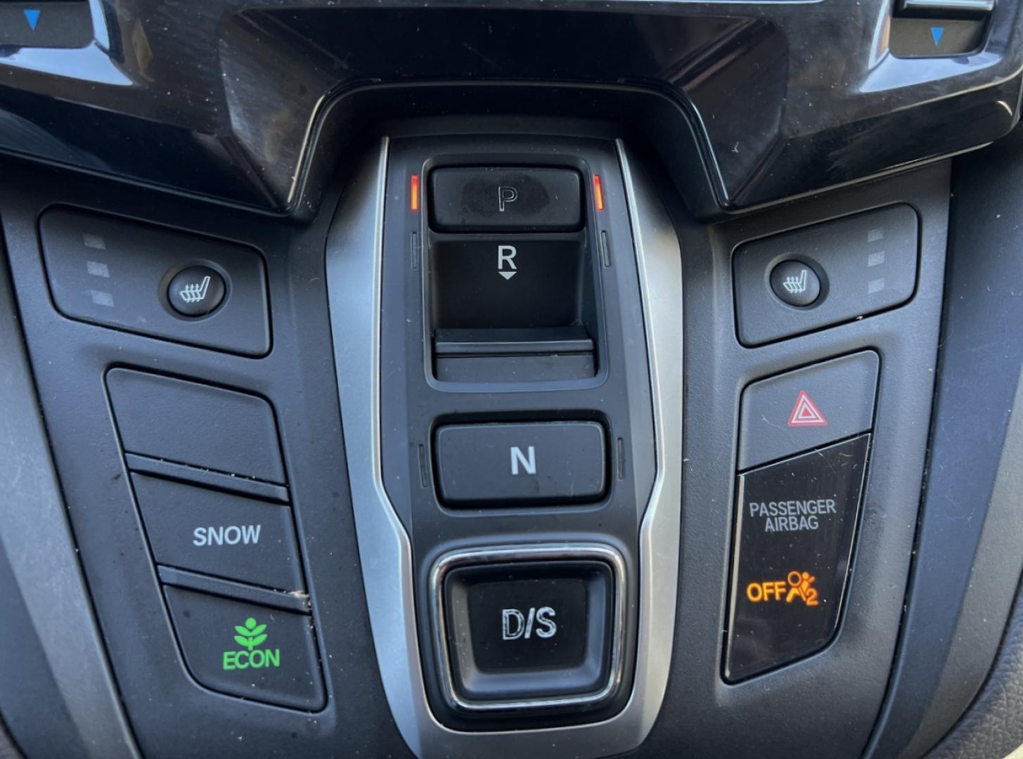 2019 WHITE /Gray Leather Honda Odyssey EX-L (5FNRL6H73KB) with an 3.5L V6 engine, Automatic transmission, located at 2990 Old Orchard Rd., Jackson, MO, 63755, 37.354214, -89.612106 - 2019 Honda Odyssey EX-L 101xxx miles Front Wheel Drive 3.5L V6 Automatic Leather 3rd Row Rear Entertainment Navigation Power/Heated Seats Backup Camera Bluetooth Remote Start Cruise Power Windows/Locks/Mirrors We have financing available and we accept trades! Fill out a credit applica - Photo#4