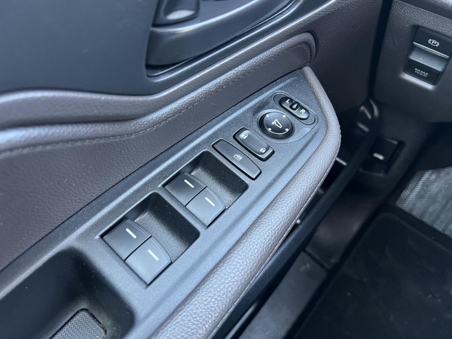 2019 WHITE /Gray Leather Honda Odyssey EX-L (5FNRL6H73KB) with an 3.5L V6 engine, Automatic transmission, located at 2990 Old Orchard Rd., Jackson, MO, 63755, 37.354214, -89.612106 - 2019 Honda Odyssey EX-L 101xxx miles Front Wheel Drive 3.5L V6 Automatic Leather 3rd Row Rear Entertainment Navigation Power/Heated Seats Backup Camera Bluetooth Remote Start Cruise Power Windows/Locks/Mirrors We have financing available and we accept trades! Fill out a credit applica - Photo#31