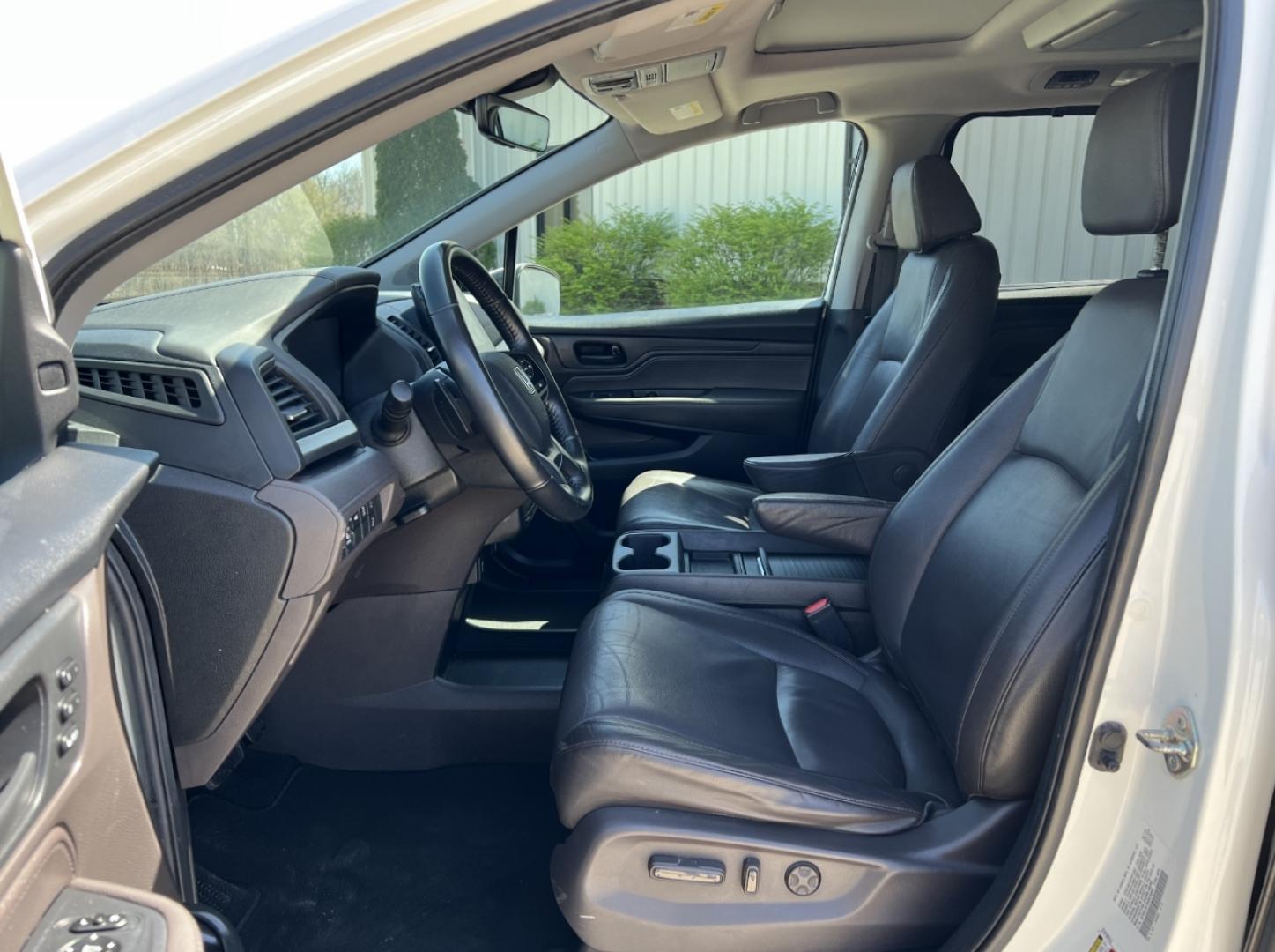 2019 WHITE /Gray Leather Honda Odyssey EX-L (5FNRL6H73KB) with an 3.5L V6 engine, Automatic transmission, located at 2990 Old Orchard Rd., Jackson, MO, 63755, 37.354214, -89.612106 - 2019 Honda Odyssey EX-L 101xxx miles Front Wheel Drive 3.5L V6 Automatic Leather 3rd Row Rear Entertainment Navigation Power/Heated Seats Backup Camera Bluetooth Remote Start Cruise Power Windows/Locks/Mirrors We have financing available and we accept trades! Fill out a credit applica - Photo#17