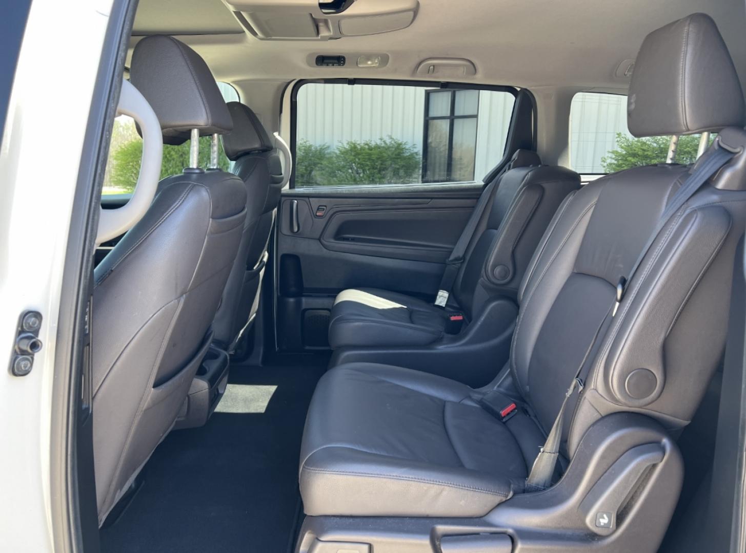 2019 WHITE /Gray Leather Honda Odyssey EX-L (5FNRL6H73KB) with an 3.5L V6 engine, Automatic transmission, located at 2990 Old Orchard Rd., Jackson, MO, 63755, 37.354214, -89.612106 - 2019 Honda Odyssey EX-L 101xxx miles Front Wheel Drive 3.5L V6 Automatic Leather 3rd Row Rear Entertainment Navigation Power/Heated Seats Backup Camera Bluetooth Remote Start Cruise Power Windows/Locks/Mirrors We have financing available and we accept trades! Fill out a credit applica - Photo#20