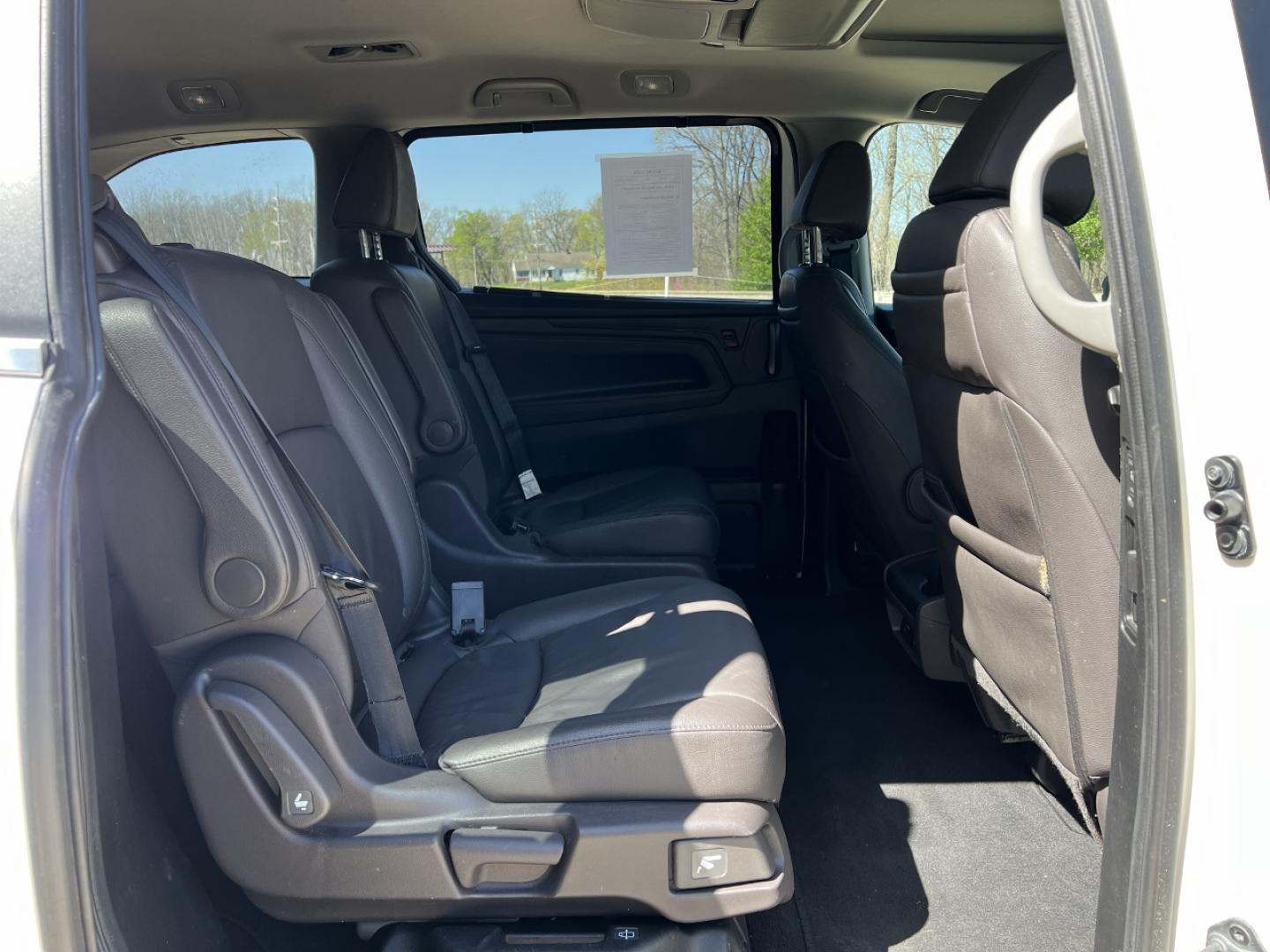 2019 WHITE /Gray Leather Honda Odyssey EX-L (5FNRL6H73KB) with an 3.5L V6 engine, Automatic transmission, located at 2990 Old Orchard Rd., Jackson, MO, 63755, 37.354214, -89.612106 - 2019 Honda Odyssey EX-L 101xxx miles Front Wheel Drive 3.5L V6 Automatic Leather 3rd Row Rear Entertainment Navigation Power/Heated Seats Backup Camera Bluetooth Remote Start Cruise Power Windows/Locks/Mirrors We have financing available and we accept trades! Fill out a credit applica - Photo#21