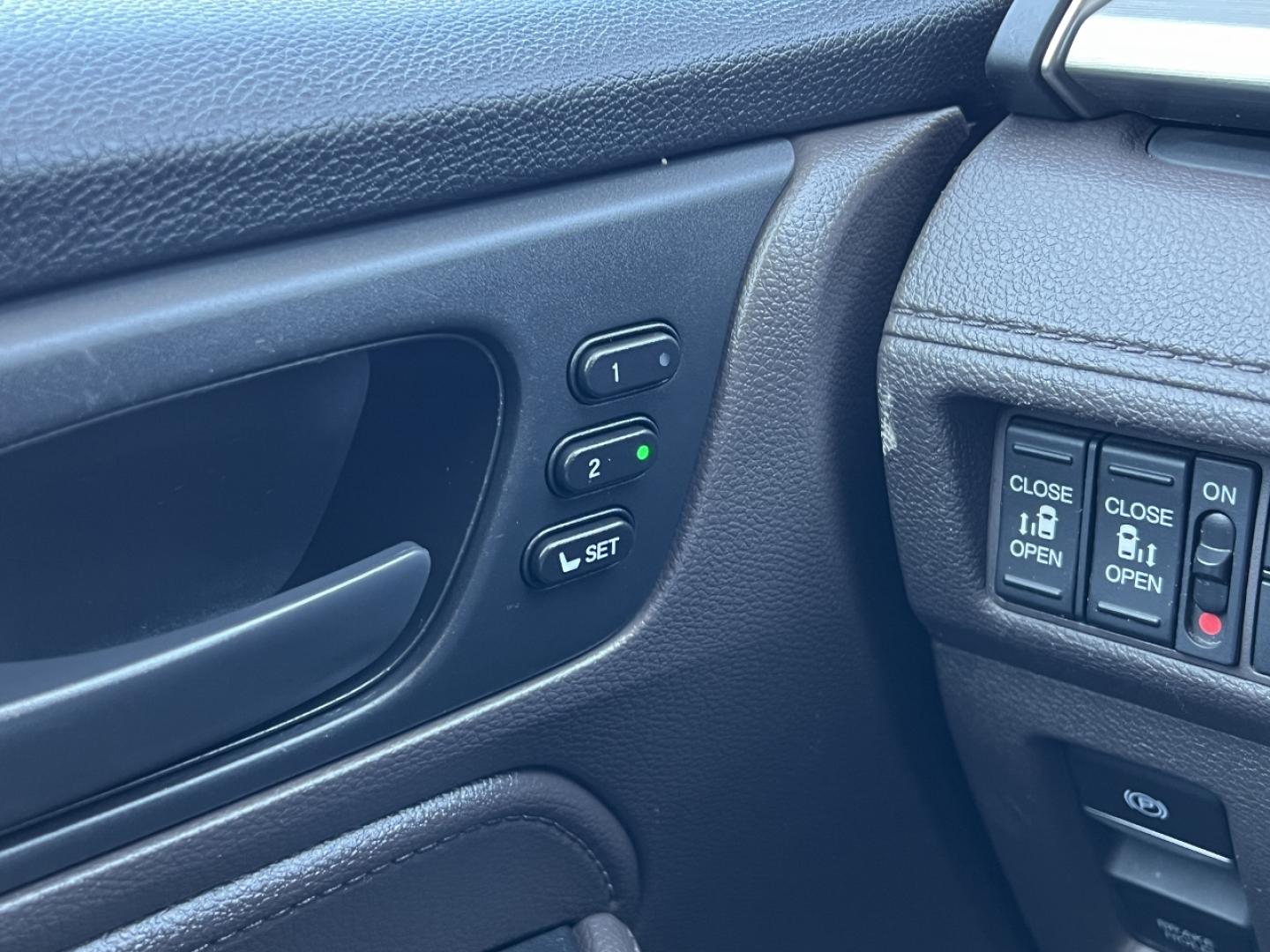 2019 WHITE /Gray Leather Honda Odyssey EX-L (5FNRL6H73KB) with an 3.5L V6 engine, Automatic transmission, located at 506 S. Kingshighway, Cape Girardeau, MO, 63703, (573) 235-5000, 37.294994, -89.556206 - 2019 Honda Odyssey EX-L 101xxx miles Front Wheel Drive 3.5L V6 Automatic Leather 3rd Row Rear Entertainment Navigation Power/Heated Seats Backup Camera Bluetooth Remote Start Cruise Power Windows/Locks/Mirrors We have financing available and we accept trades! Fill out a credit applica - Photo#33