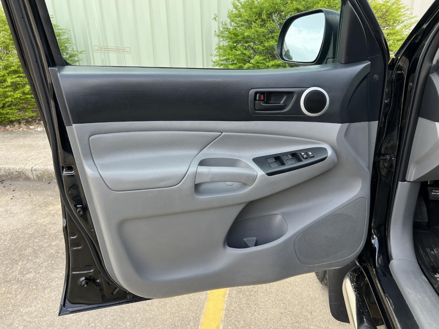 2015 BLACK /Gray Cloth Toyota Tacoma PreRunner Double Cab V6 2WD (5TFJU4GN4FX) with an 4.0L V6 engine, 5-Speed Automatic transmission, located at 2990 Old Orchard Rd., Jackson, MO, 63755, 37.354214, -89.612106 - 2015 Toyota Tacoma PreRunner TRD Sport Local 1-Owner 227xxx miles Rear Wheel Drive 4.0L V6 Automatic Bluetooth Cruise Power Windows/Locks/Mirrors We have financing available and we accept trades! Fill out a credit application on our website or come by today! If you have any questions, give - Photo#10