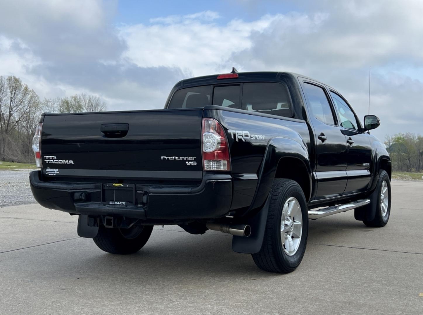 2015 BLACK /Gray Cloth Toyota Tacoma PreRunner Double Cab V6 2WD (5TFJU4GN4FX) with an 4.0L V6 engine, 5-Speed Automatic transmission, located at 2990 Old Orchard Rd., Jackson, MO, 63755, 37.354214, -89.612106 - 2015 Toyota Tacoma PreRunner TRD Sport Local 1-Owner 227xxx miles Rear Wheel Drive 4.0L V6 Automatic Bluetooth Cruise Power Windows/Locks/Mirrors We have financing available and we accept trades! Fill out a credit application on our website or come by today! If you have any questions, give - Photo#6