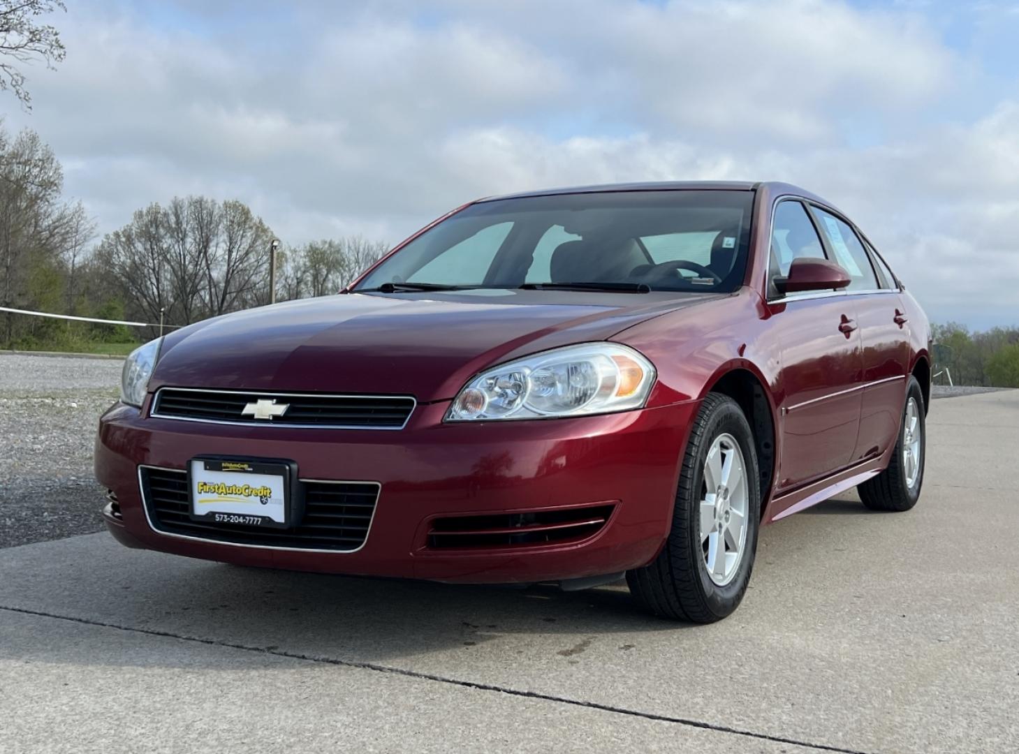 2009 MAROON /Gray Cloth Chevrolet Impala LT (2G1WT57K591) with an 3.5L V6 engine, 4-Speed Automatic Overdrive transmission, located at 2990 Old Orchard Rd., Jackson, MO, 63755, 37.354214, -89.612106 - 2009 Chevrolet Impala LT 110xxx miles Front Wheel Drive 3.5L V6 Automatic Power Driver Seat Remote Start Cruise Power Windows/Locks/Mirrors We have financing available and we accept trades! Fill out a credit application on our website or come by today! If you have any questions, give us a - Photo#4