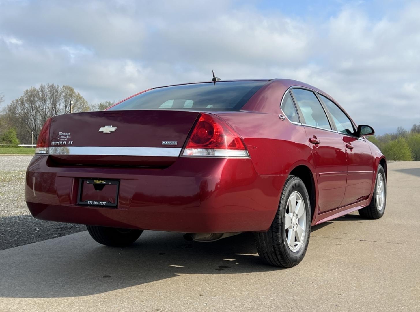 2009 MAROON /Gray Cloth Chevrolet Impala LT (2G1WT57K591) with an 3.5L V6 engine, 4-Speed Automatic Overdrive transmission, located at 2990 Old Orchard Rd., Jackson, MO, 63755, 37.354214, -89.612106 - 2009 Chevrolet Impala LT 110xxx miles Front Wheel Drive 3.5L V6 Automatic Power Driver Seat Remote Start Cruise Power Windows/Locks/Mirrors We have financing available and we accept trades! Fill out a credit application on our website or come by today! If you have any questions, give us a - Photo#7