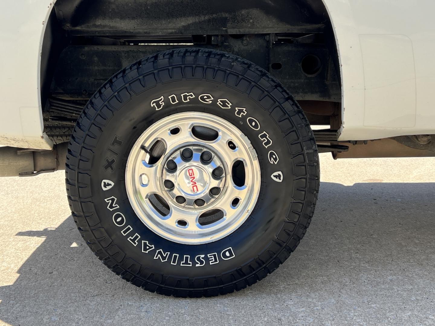 2009 WHITE /Gray Cloth GMC Sierra 2500HD SLE1 Crew Cab Long Box 4WD (1GTHK53679F) with an 6.6L V8 TURBO DIESEL engine, Automatic transmission, located at 2990 Old Orchard Rd., Jackson, MO, 63755, 37.354214, -89.612106 - 2009 GMC Sierra 2500HD SLE 190xxx miles 4x4 6.6L V8 Turbo Diesel Automatic Power Driver Seat Cruise Power Windows/Locks/Mirrors We have financing available and we accept trades! Fill out a credit application on our website or come by today! If you have any questions, give us a call at (573) - Photo#35