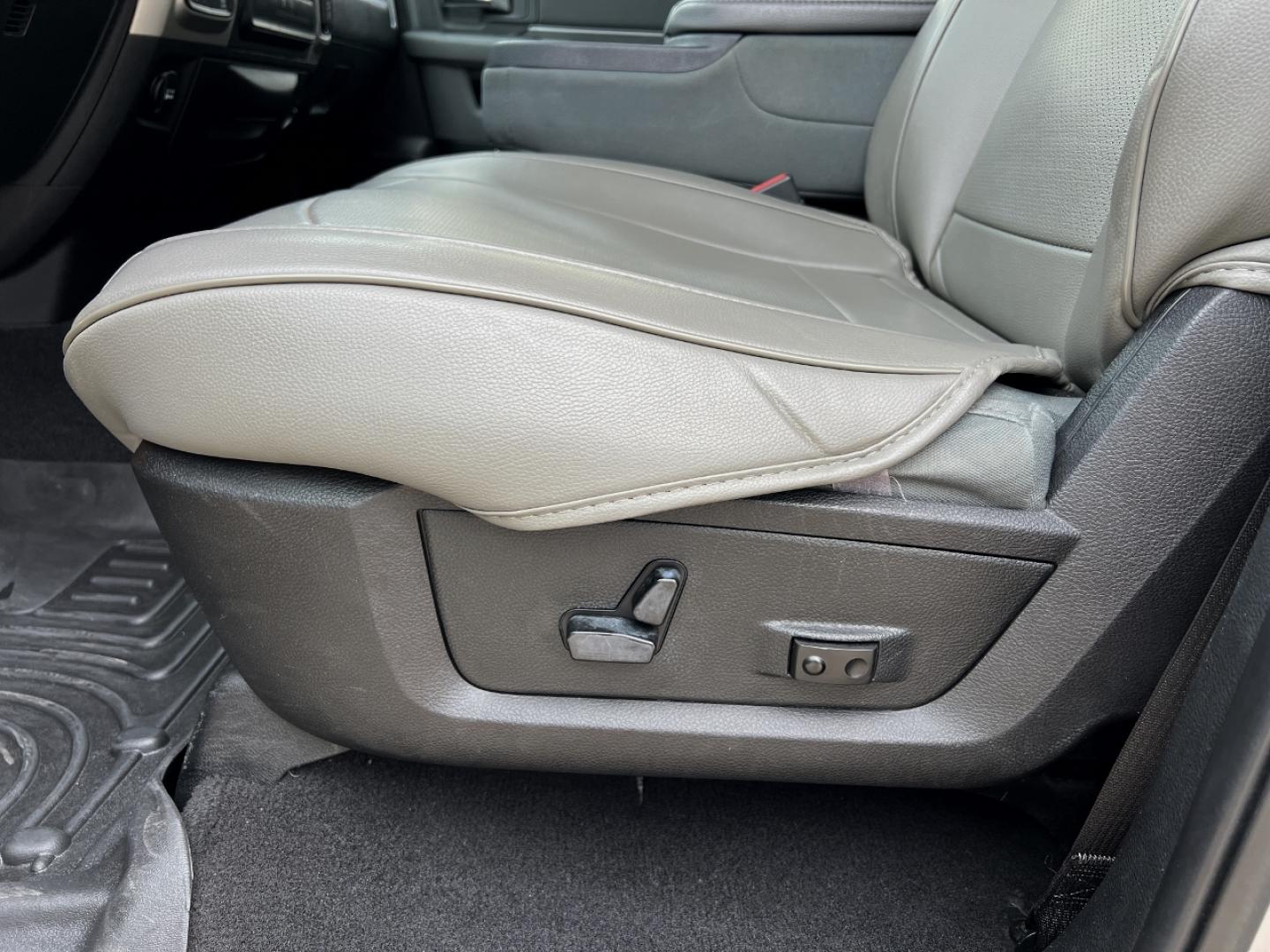 2014 SILVER /Gray Cloth RAM 1500 Big Horn Quad Cab 4WD (1C6RR7GT5ES) with an 5.7L V8 HEMI engine, Automatic transmission, located at 2990 Old Orchard Rd., Jackson, MO, 63755, 37.354214, -89.612106 - 2014 Ram 1500 Big Horn 115xxx miles 4x4 5.7L V8 HEMI Automatic Power Driver Seat Bluetooth Cruise Power Windows/Locks/Mirrors We have financing available and we accept trades! Fill out a credit application on our website or come by today! If you have any questions, give us a call at (573) - Photo#3