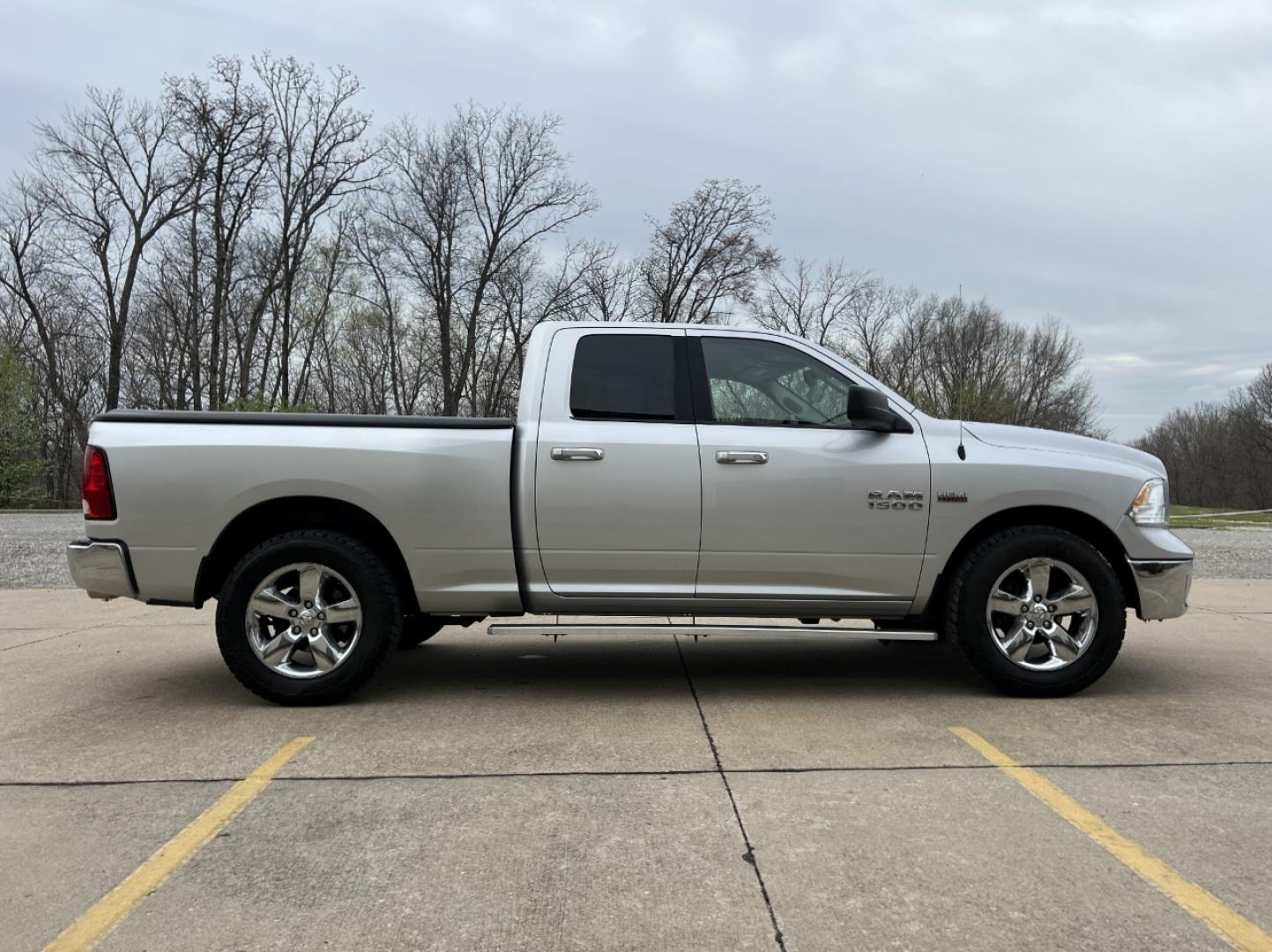 2014 SILVER /Gray Cloth RAM 1500 Big Horn Quad Cab 4WD (1C6RR7GT5ES) with an 5.7L V8 HEMI engine, Automatic transmission, located at 2990 Old Orchard Rd., Jackson, MO, 63755, 37.354214, -89.612106 - 2014 Ram 1500 Big Horn 115xxx miles 4x4 5.7L V8 HEMI Automatic Power Driver Seat Bluetooth Cruise Power Windows/Locks/Mirrors We have financing available and we accept trades! Fill out a credit application on our website or come by today! If you have any questions, give us a call at (573) - Photo#6
