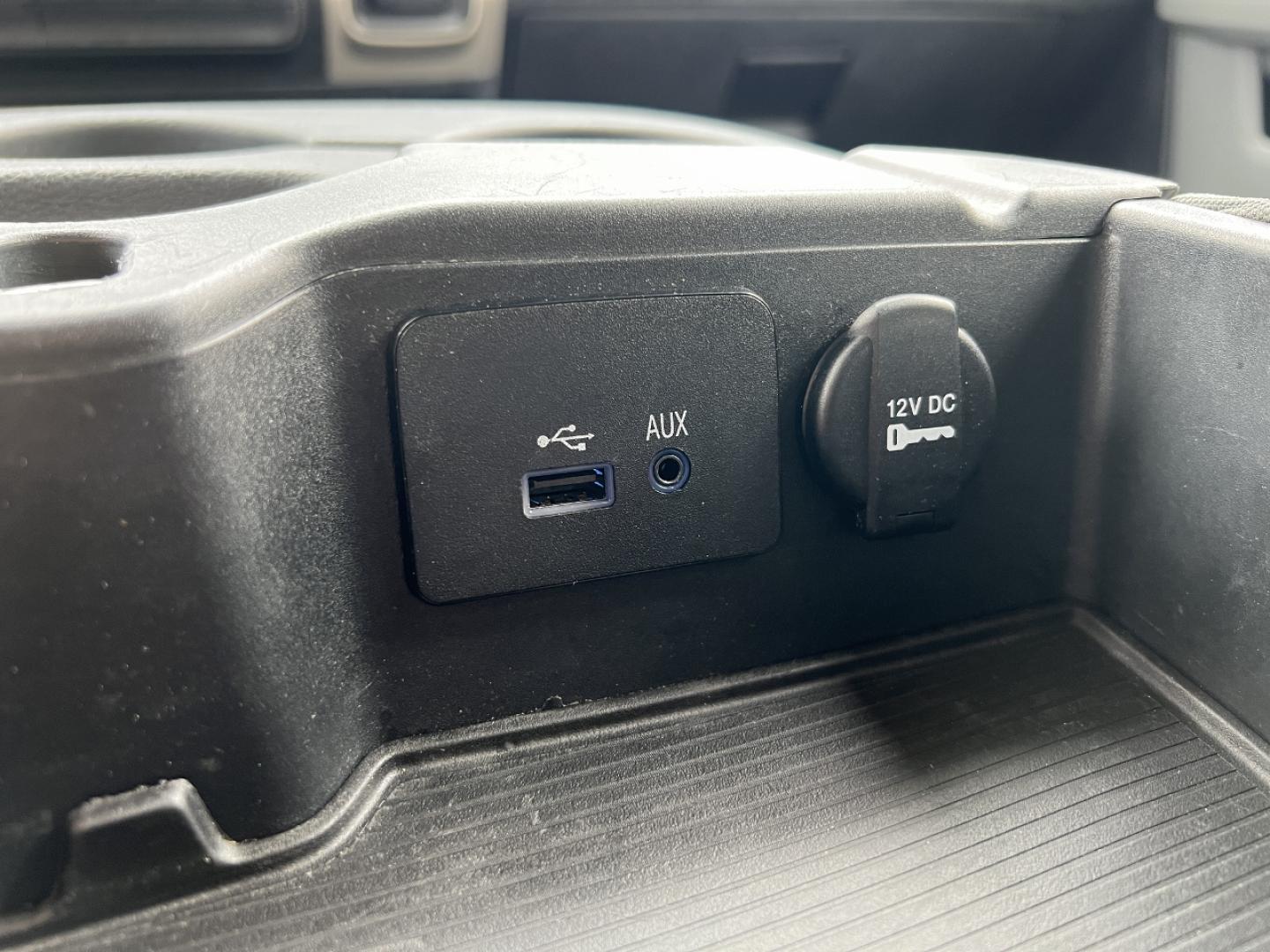 2014 SILVER /Gray Cloth RAM 1500 Big Horn Quad Cab 4WD (1C6RR7GT5ES) with an 5.7L V8 HEMI engine, Automatic transmission, located at 2990 Old Orchard Rd., Jackson, MO, 63755, 37.354214, -89.612106 - 2014 Ram 1500 Big Horn 115xxx miles 4x4 5.7L V8 HEMI Automatic Power Driver Seat Bluetooth Cruise Power Windows/Locks/Mirrors We have financing available and we accept trades! Fill out a credit application on our website or come by today! If you have any questions, give us a call at (573) - Photo#27