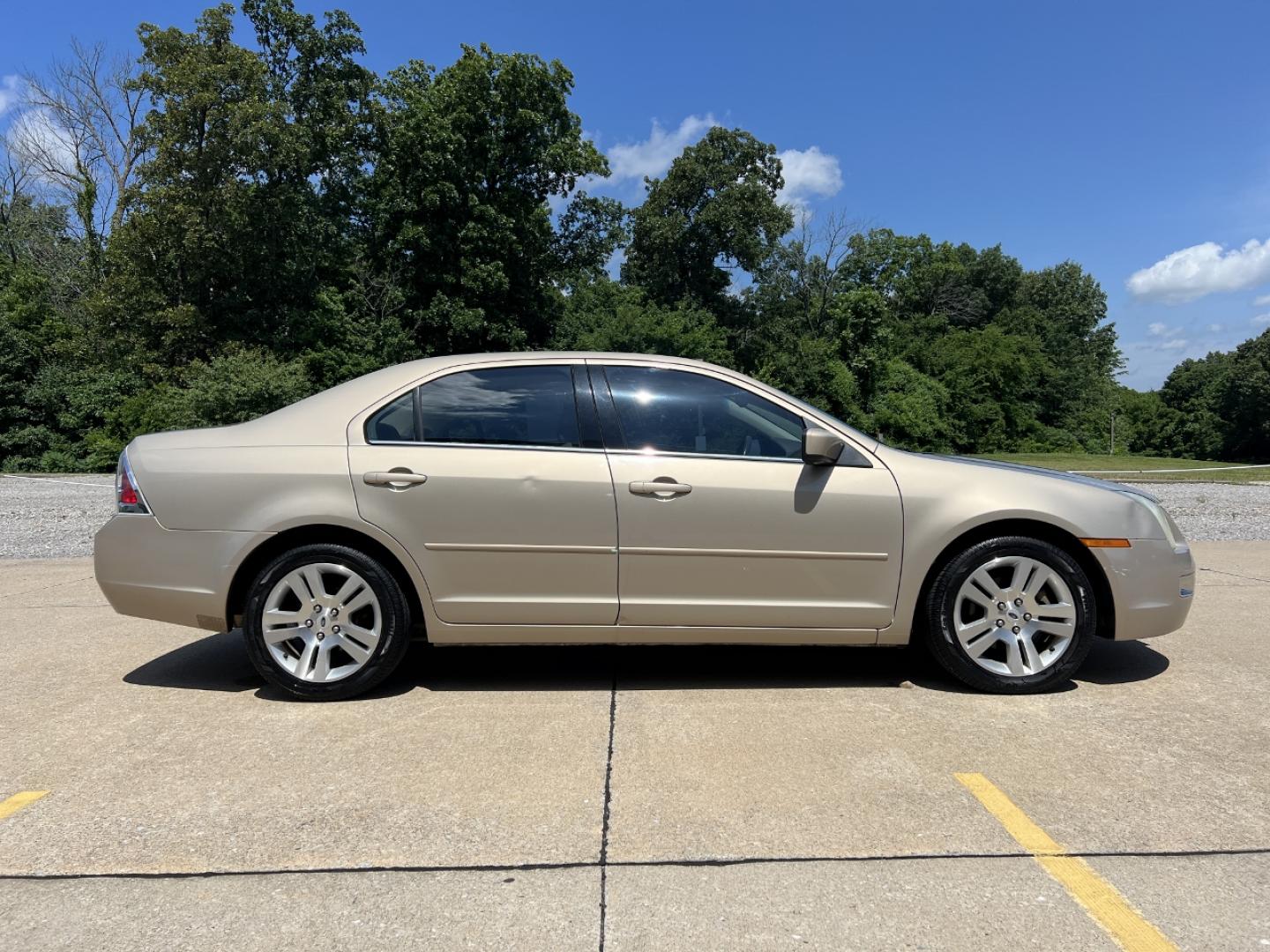 2006 TAN /Tan Leather Ford Fusion V6 SEL (3FAFP08156R) with an 3.0L V6 engine, Automatic transmission, located at 2990 Old Orchard Rd., Jackson, MO, 63755, 37.354214, -89.612106 - 2006 Ford Fusion SEL 156xxx miles Front Wheel Drive 3.0L V6 Automatic Leather Power Driver Seat Heated Seats Sunroof Cruise Power Windows/Locks/Mirrors We have financing available and we accept trades! Fill out a credit application on our website or come by today! If you have any questio - Photo#7
