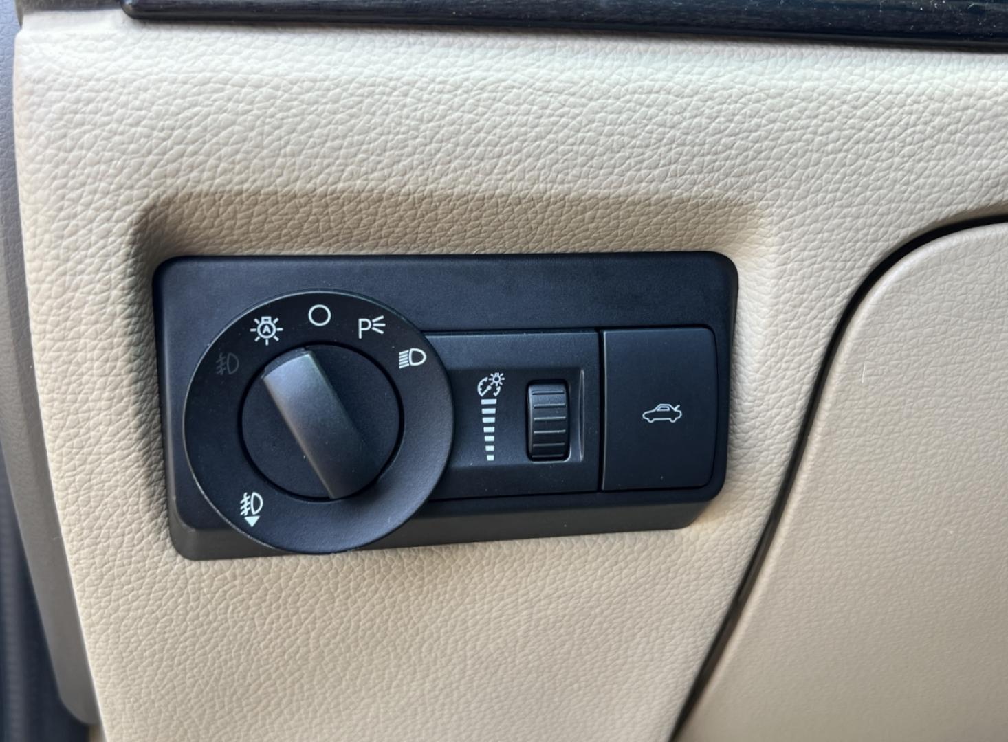 2006 TAN /Tan Leather Ford Fusion V6 SEL (3FAFP08156R) with an 3.0L V6 engine, Automatic transmission, located at 2990 Old Orchard Rd., Jackson, MO, 63755, 37.354214, -89.612106 - 2006 Ford Fusion SEL 156xxx miles Front Wheel Drive 3.0L V6 Automatic Leather Power Driver Seat Heated Seats Sunroof Cruise Power Windows/Locks/Mirrors We have financing available and we accept trades! Fill out a credit application on our website or come by today! If you have any questio - Photo#26
