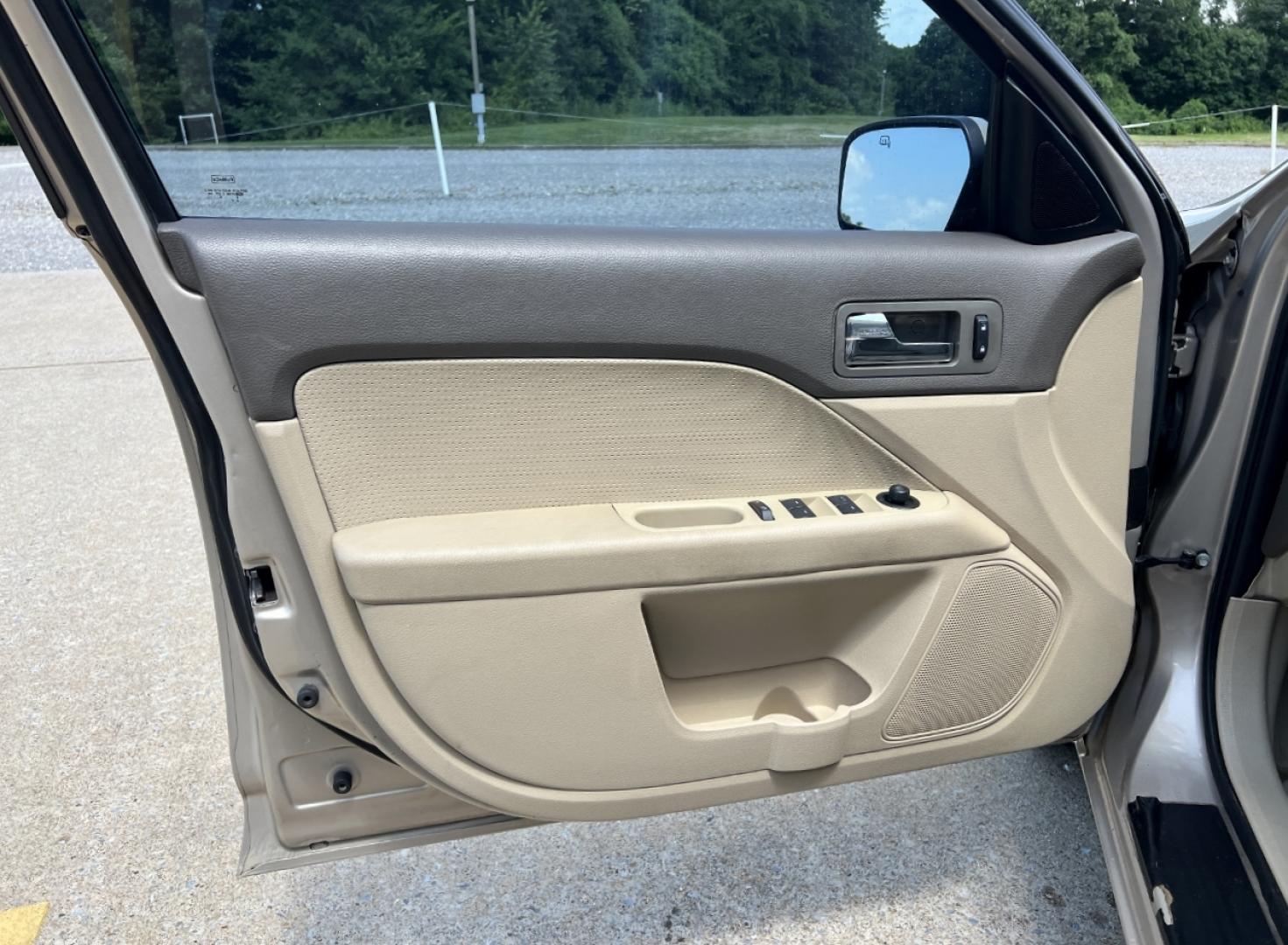 2006 TAN /Tan Leather Ford Fusion V6 SEL (3FAFP08156R) with an 3.0L V6 engine, Automatic transmission, located at 2990 Old Orchard Rd., Jackson, MO, 63755, 37.354214, -89.612106 - 2006 Ford Fusion SEL 156xxx miles Front Wheel Drive 3.0L V6 Automatic Leather Power Driver Seat Heated Seats Sunroof Cruise Power Windows/Locks/Mirrors We have financing available and we accept trades! Fill out a credit application on our website or come by today! If you have any questio - Photo#12