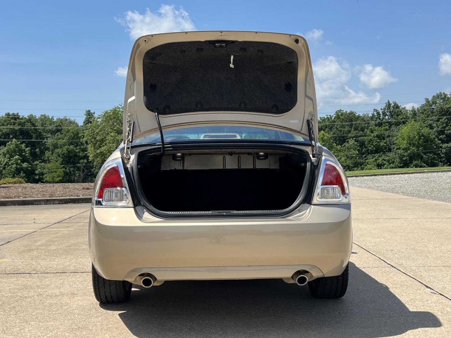 2006 TAN /Tan Leather Ford Fusion V6 SEL (3FAFP08156R) with an 3.0L V6 engine, Automatic transmission, located at 2990 Old Orchard Rd., Jackson, MO, 63755, 37.354214, -89.612106 - 2006 Ford Fusion SEL 156xxx miles Front Wheel Drive 3.0L V6 Automatic Leather Power Driver Seat Heated Seats Sunroof Cruise Power Windows/Locks/Mirrors We have financing available and we accept trades! Fill out a credit application on our website or come by today! If you have any questio - Photo#18