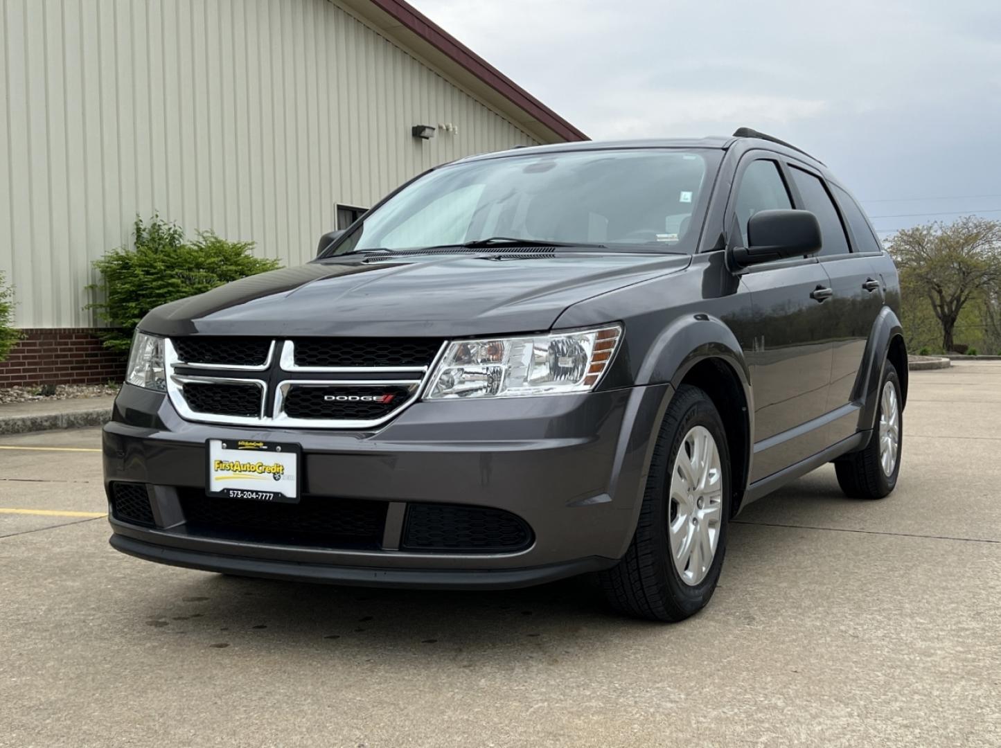 2020 GRAY /Black Cloth Dodge Journey SE Value (3C4PDCAB5LT) with an 2.4L 4 Cyl. engine, Automatic transmission, located at 2990 Old Orchard Rd., Jackson, MO, 63755, 37.354214, -89.612106 - 2020 Dodge Journey SE 1-Owner 83xxx miles Front Wheel Drive 2.4L 4 Cyl. Automatic 3rd Row Backup Camera Cruise Power Windows/Locks/Mirrors We have financing available and we accept trades! Fill out a credit application on our website or come by today! If you have any questions, give us a - Photo#3