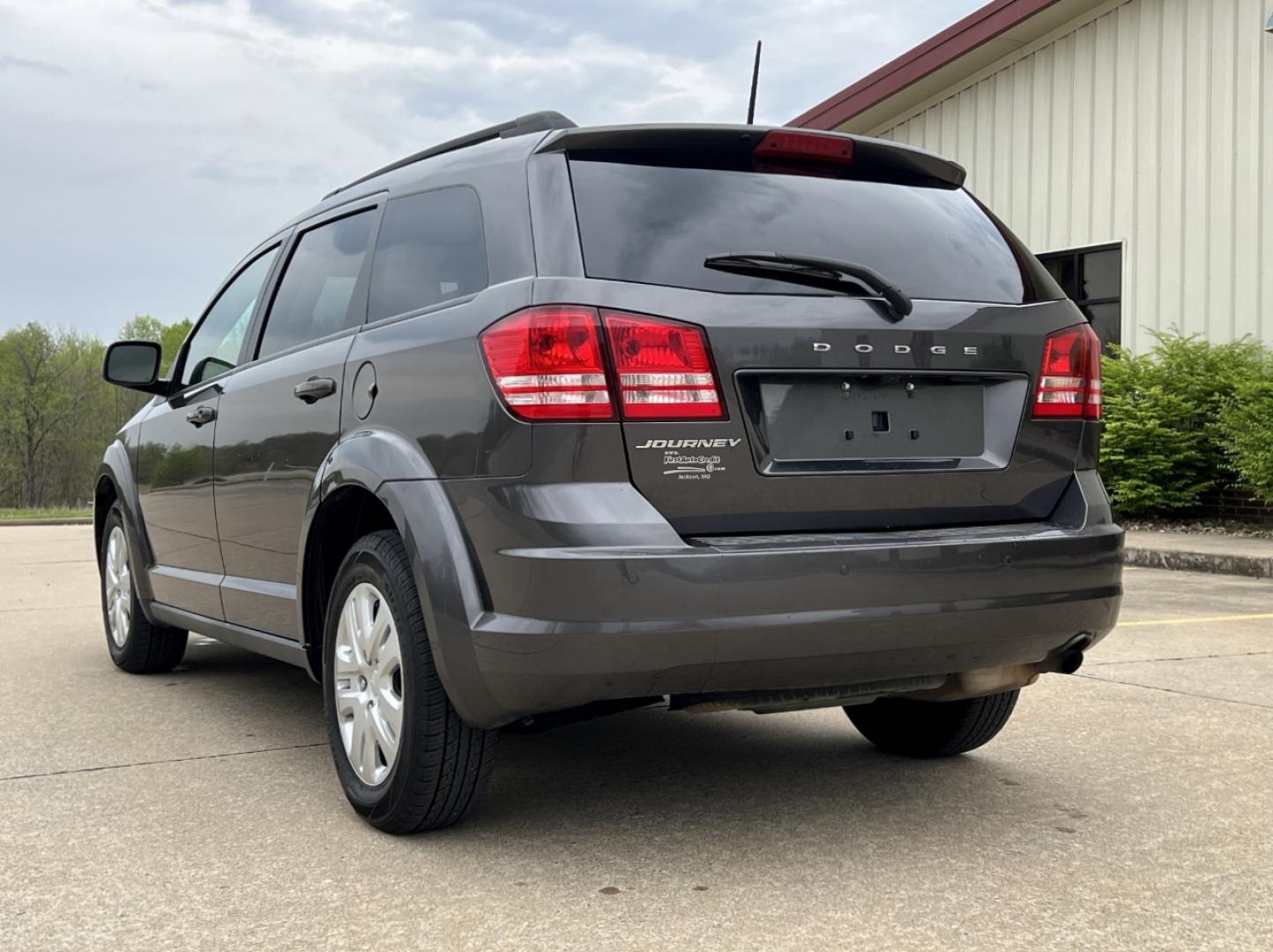 2020 GRAY /Black Cloth Dodge Journey SE Value (3C4PDCAB5LT) with an 2.4L 4 Cyl. engine, Automatic transmission, located at 2990 Old Orchard Rd., Jackson, MO, 63755, 37.354214, -89.612106 - 2020 Dodge Journey SE 1-Owner 83xxx miles Front Wheel Drive 2.4L 4 Cyl. Automatic 3rd Row Backup Camera Cruise Power Windows/Locks/Mirrors We have financing available and we accept trades! Fill out a credit application on our website or come by today! If you have any questions, give us a - Photo#7