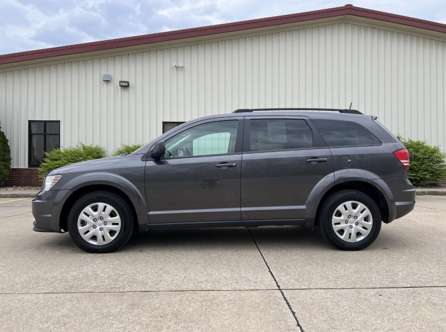 2020 GRAY /Black Cloth Dodge Journey SE Value (3C4PDCAB5LT) with an 2.4L 4 Cyl. engine, Automatic transmission, located at 2990 Old Orchard Rd., Jackson, MO, 63755, 37.354214, -89.612106 - 2020 Dodge Journey SE 1-Owner 83xxx miles Front Wheel Drive 2.4L 4 Cyl. Automatic 3rd Row Backup Camera Cruise Power Windows/Locks/Mirrors We have financing available and we accept trades! Fill out a credit application on our website or come by today! If you have any questions, give us a - Photo#4