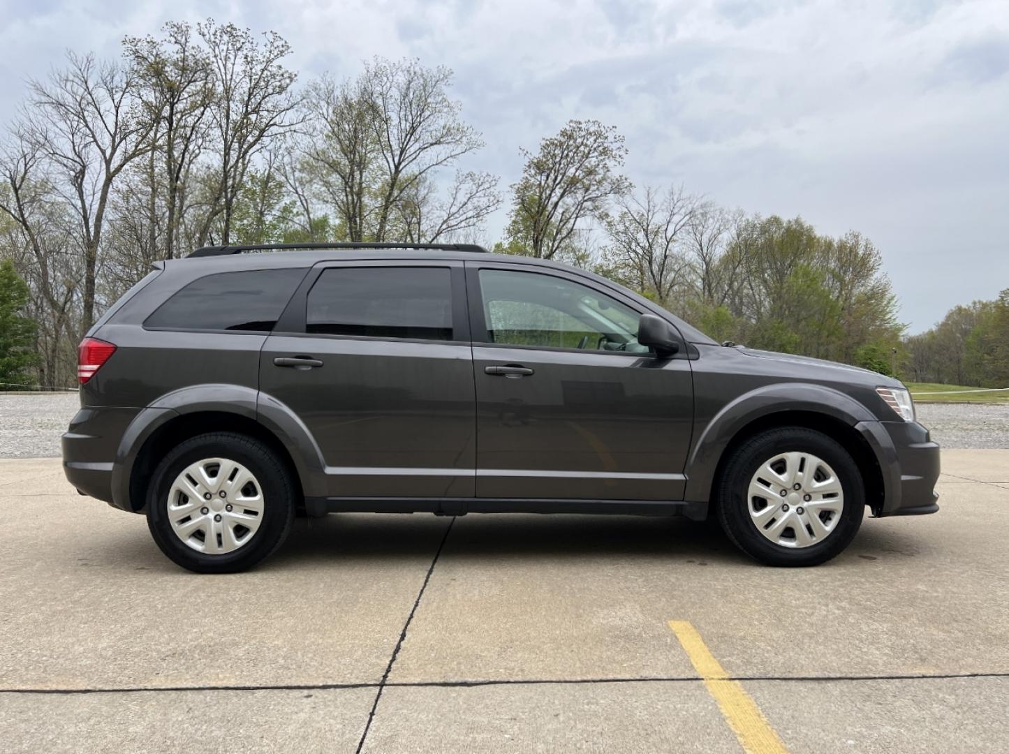 2020 GRAY /Black Cloth Dodge Journey SE Value (3C4PDCAB5LT) with an 2.4L 4 Cyl. engine, Automatic transmission, located at 2990 Old Orchard Rd., Jackson, MO, 63755, 37.354214, -89.612106 - 2020 Dodge Journey SE 1-Owner 83xxx miles Front Wheel Drive 2.4L 4 Cyl. Automatic 3rd Row Backup Camera Cruise Power Windows/Locks/Mirrors We have financing available and we accept trades! Fill out a credit application on our website or come by today! If you have any questions, give us a - Photo#5