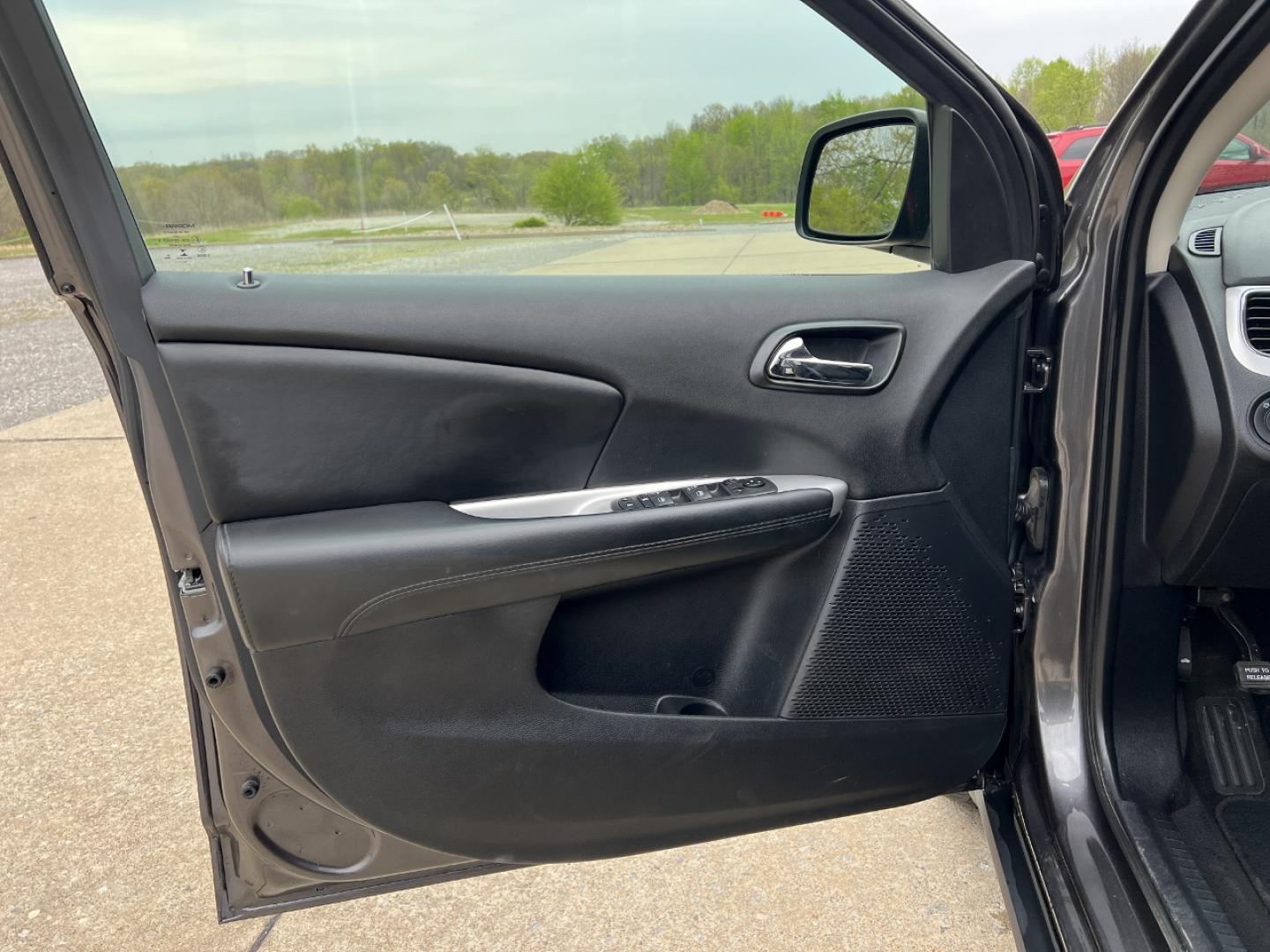 2020 GRAY /Black Cloth Dodge Journey SE Value (3C4PDCAB5LT) with an 2.4L 4 Cyl. engine, Automatic transmission, located at 2990 Old Orchard Rd., Jackson, MO, 63755, 37.354214, -89.612106 - 2020 Dodge Journey SE 1-Owner 83xxx miles Front Wheel Drive 2.4L 4 Cyl. Automatic 3rd Row Backup Camera Cruise Power Windows/Locks/Mirrors We have financing available and we accept trades! Fill out a credit application on our website or come by today! If you have any questions, give us a - Photo#11
