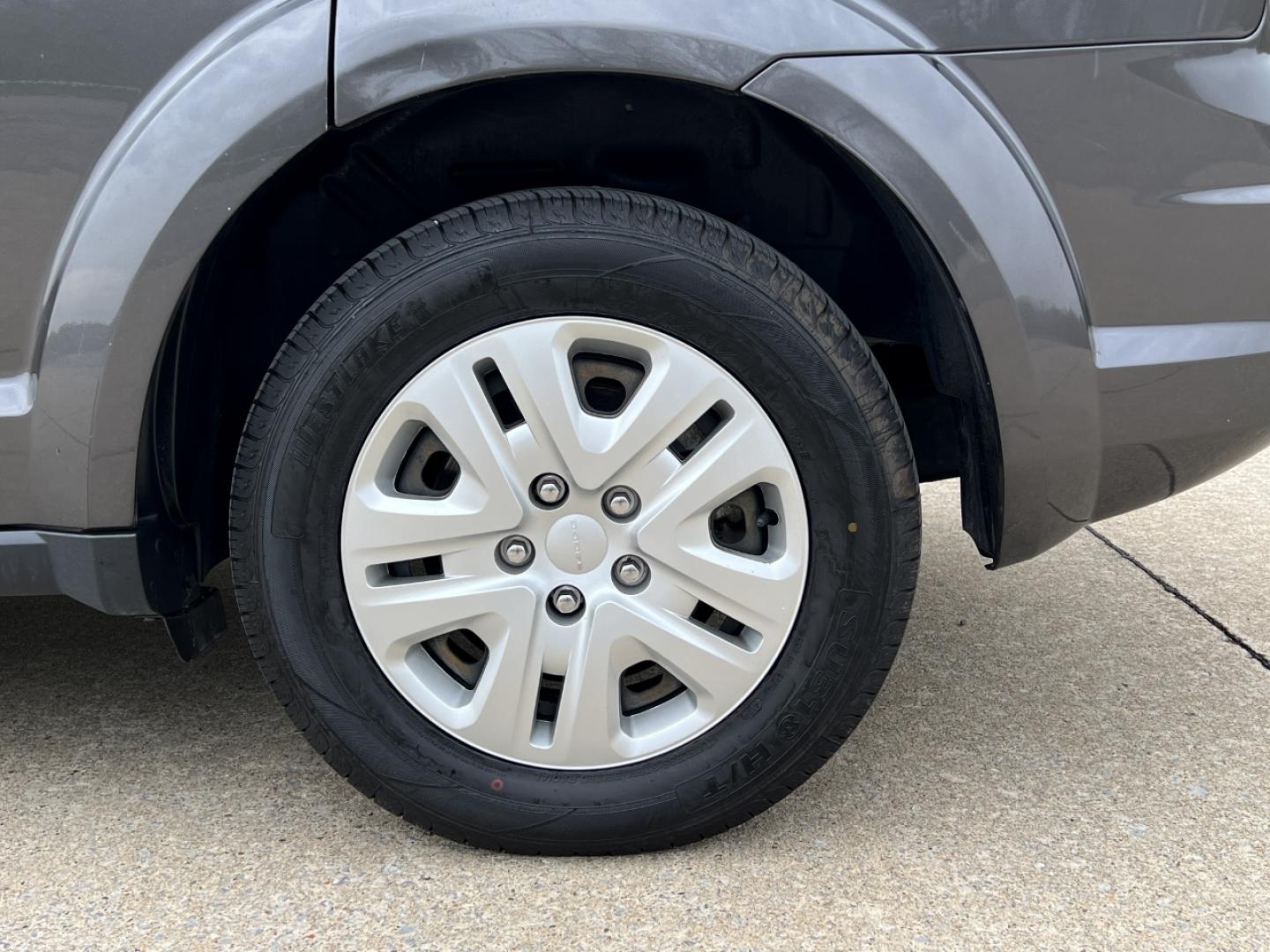 2020 GRAY /Black Cloth Dodge Journey SE Value (3C4PDCAB5LT) with an 2.4L 4 Cyl. engine, Automatic transmission, located at 2990 Old Orchard Rd., Jackson, MO, 63755, 37.354214, -89.612106 - 2020 Dodge Journey SE 1-Owner 83xxx miles Front Wheel Drive 2.4L 4 Cyl. Automatic 3rd Row Backup Camera Cruise Power Windows/Locks/Mirrors We have financing available and we accept trades! Fill out a credit application on our website or come by today! If you have any questions, give us a - Photo#34