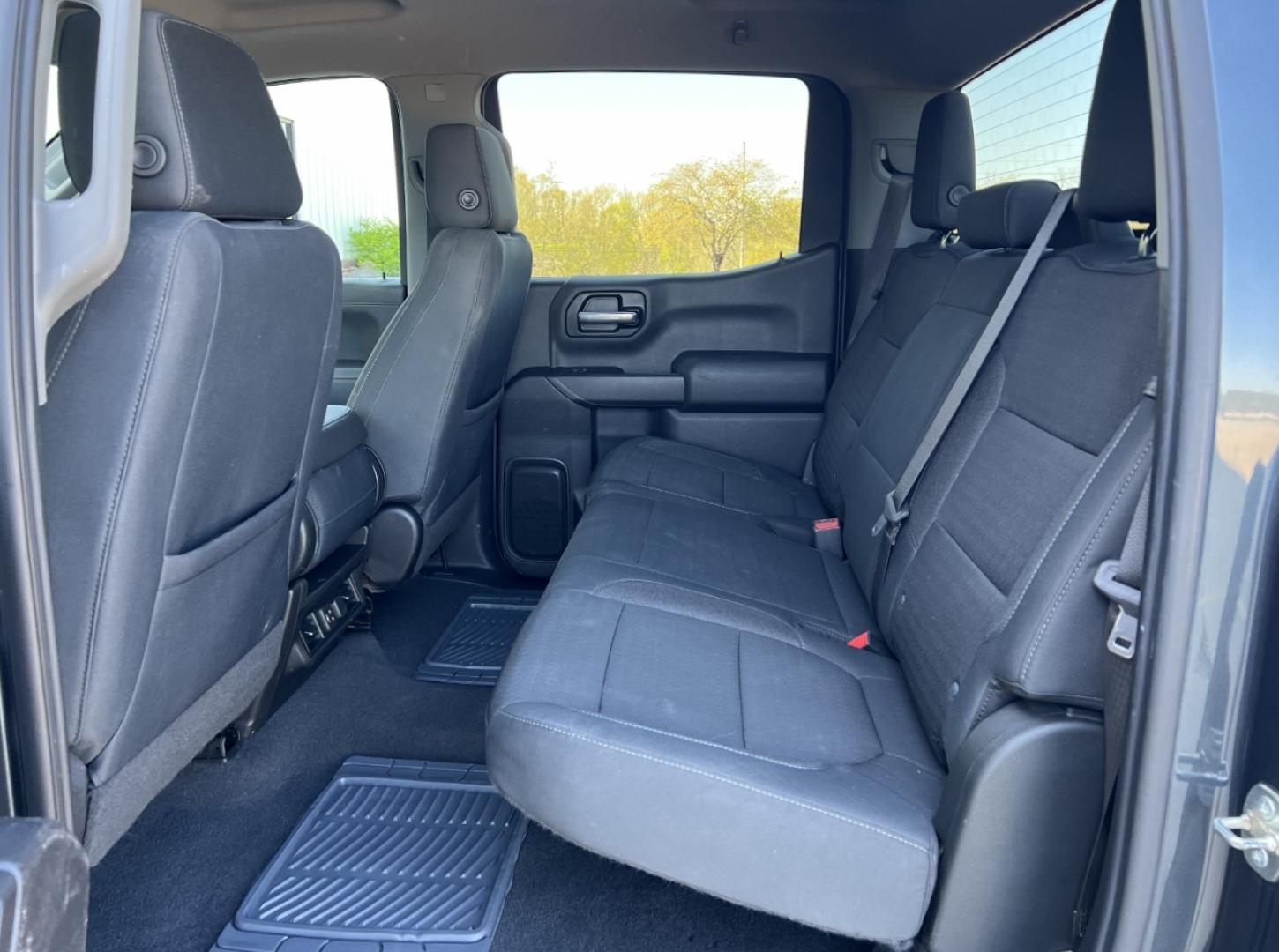 2019 GRAY /Black Cloth Chevrolet Silverado 1500 LT Crew Cab 4WD (3GCPYDEK7KG) with an 2.7L 4 Cyl. engine, Automatic transmission, located at 2990 Old Orchard Rd., Jackson, MO, 63755, 37.354214, -89.612106 - 2019 Chevrolet Silverado 1500 LT 1-Owner 178xxx miles 4x4 2.7L 4 Cyl. Automatic Power Driver Seat Heated Seats Heated Steering Wheel Backup Camera Bluetooth Remote Start Cruise Power Windows/Locks/Mirrors We have financing available and we accept trades! Fill out a credit application o - Photo#18