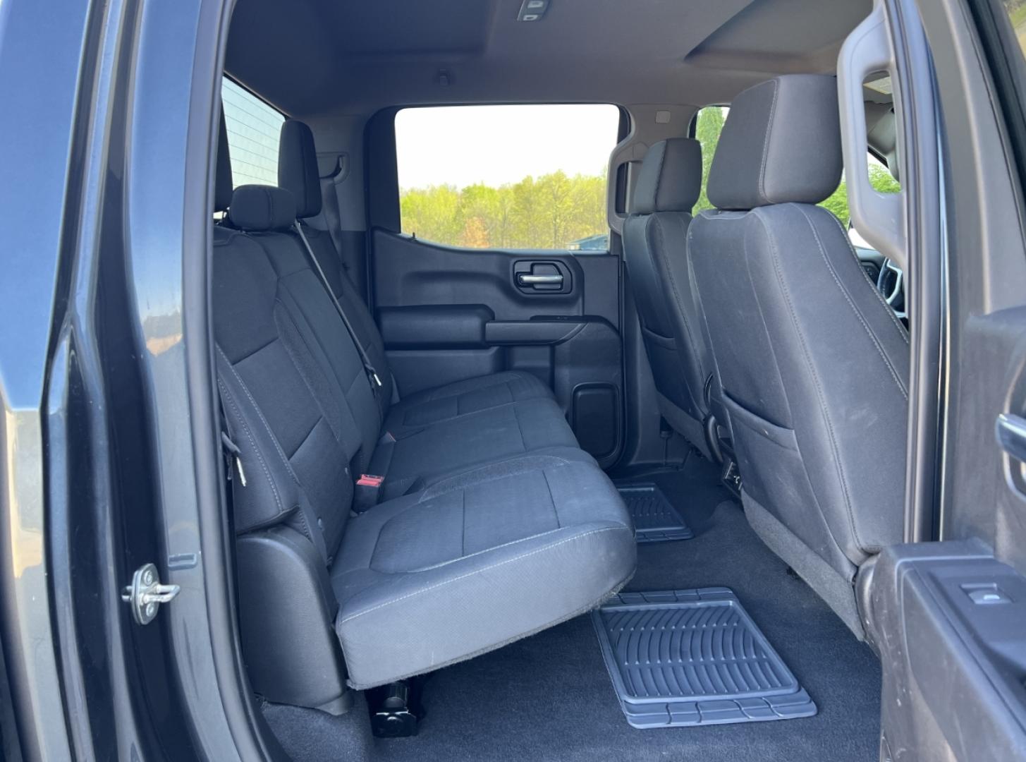 2019 GRAY /Black Cloth Chevrolet Silverado 1500 LT Crew Cab 4WD (3GCPYDEK7KG) with an 2.7L 4 Cyl. engine, Automatic transmission, located at 2990 Old Orchard Rd., Jackson, MO, 63755, 37.354214, -89.612106 - 2019 Chevrolet Silverado 1500 LT 1-Owner 178xxx miles 4x4 2.7L 4 Cyl. Automatic Power Driver Seat Heated Seats Heated Steering Wheel Backup Camera Bluetooth Remote Start Cruise Power Windows/Locks/Mirrors We have financing available and we accept trades! Fill out a credit application o - Photo#19