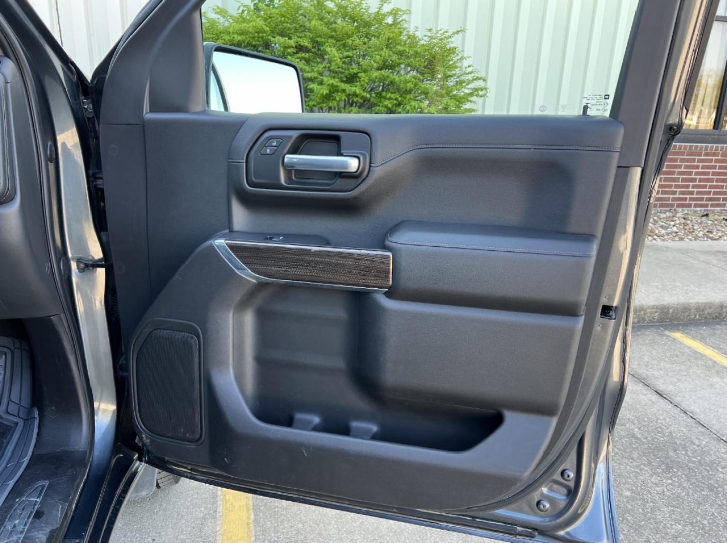 2019 GRAY /Black Cloth Chevrolet Silverado 1500 LT Crew Cab 4WD (3GCPYDEK7KG) with an 2.7L 4 Cyl. engine, Automatic transmission, located at 2990 Old Orchard Rd., Jackson, MO, 63755, 37.354214, -89.612106 - 2019 Chevrolet Silverado 1500 LT 1-Owner 178xxx miles 4x4 2.7L 4 Cyl. Automatic Power Driver Seat Heated Seats Heated Steering Wheel Backup Camera Bluetooth Remote Start Cruise Power Windows/Locks/Mirrors We have financing available and we accept trades! Fill out a credit application o - Photo#16