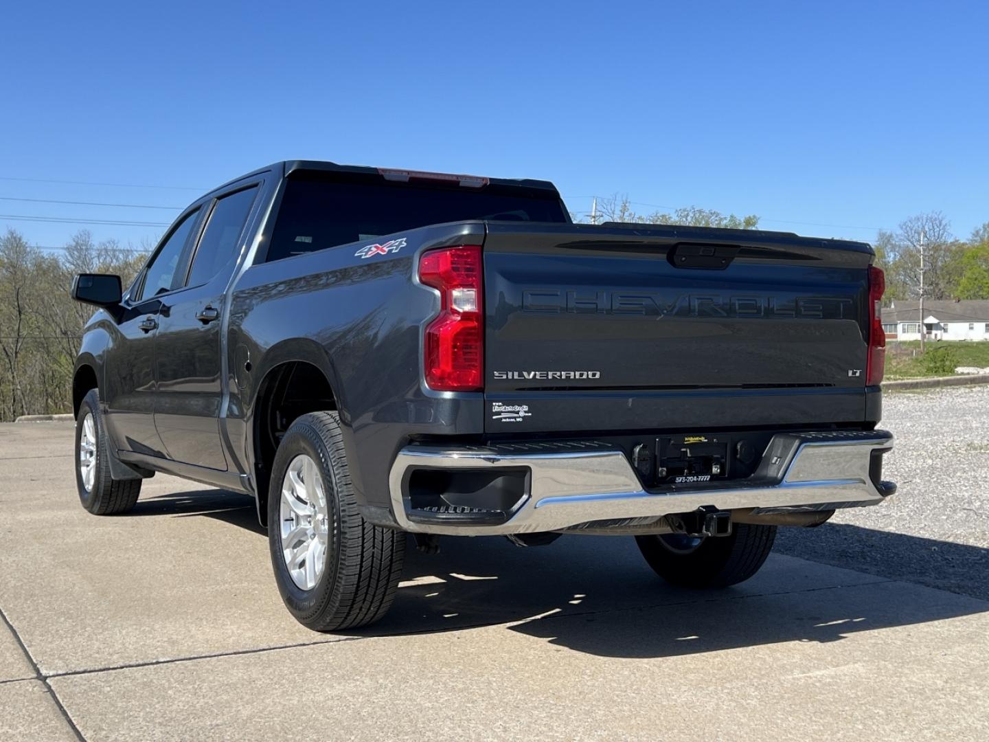 2019 GRAY /Black Cloth Chevrolet Silverado 1500 LT Crew Cab 4WD (3GCPYDEK7KG) with an 2.7L 4 Cyl. engine, Automatic transmission, located at 2990 Old Orchard Rd., Jackson, MO, 63755, 37.354214, -89.612106 - 2019 Chevrolet Silverado 1500 LT 1-Owner 178xxx miles 4x4 2.7L 4 Cyl. Automatic Power Driver Seat Heated Seats Heated Steering Wheel Backup Camera Bluetooth Remote Start Cruise Power Windows/Locks/Mirrors We have financing available and we accept trades! Fill out a credit application o - Photo#11